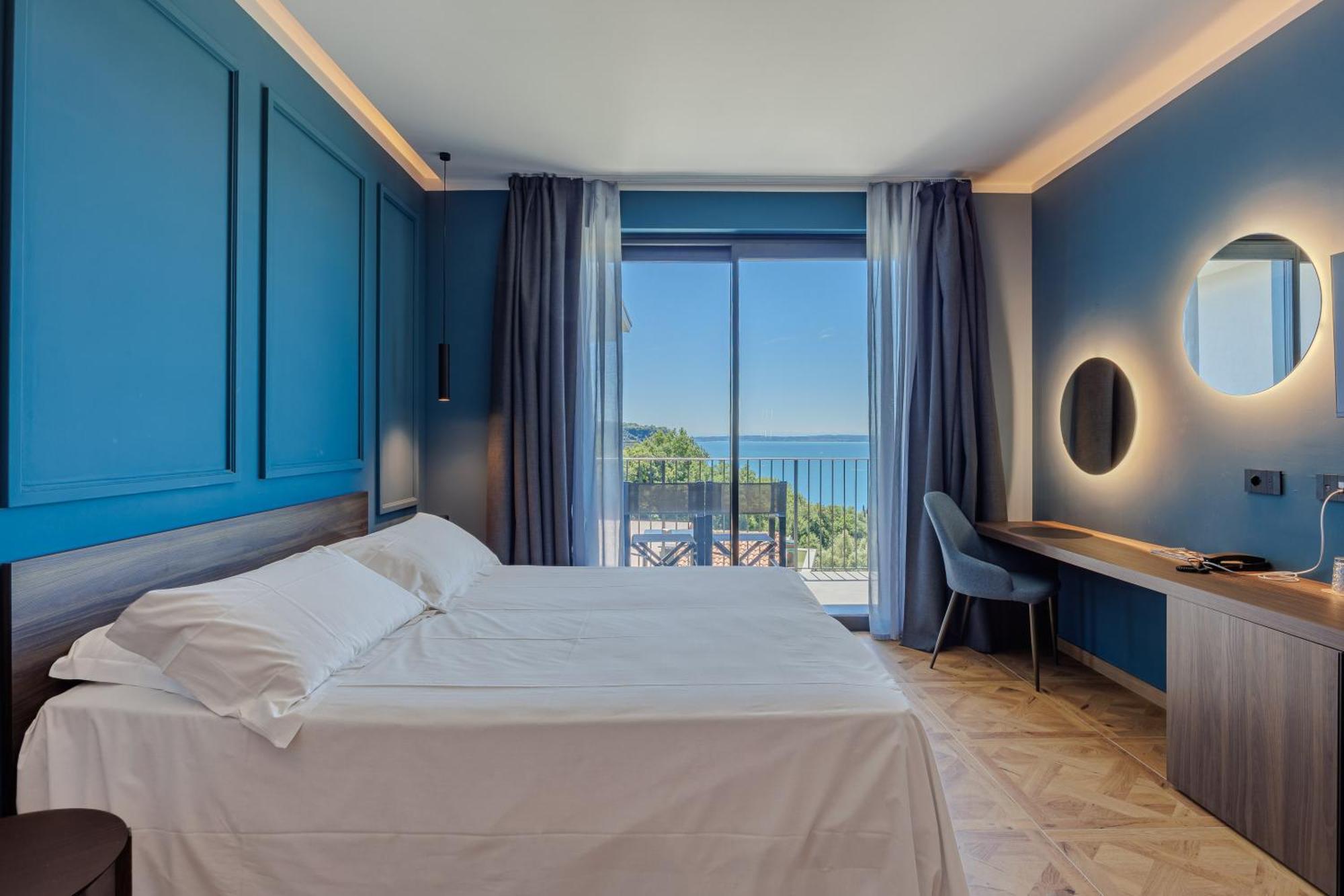 Superior Double Room Lake View