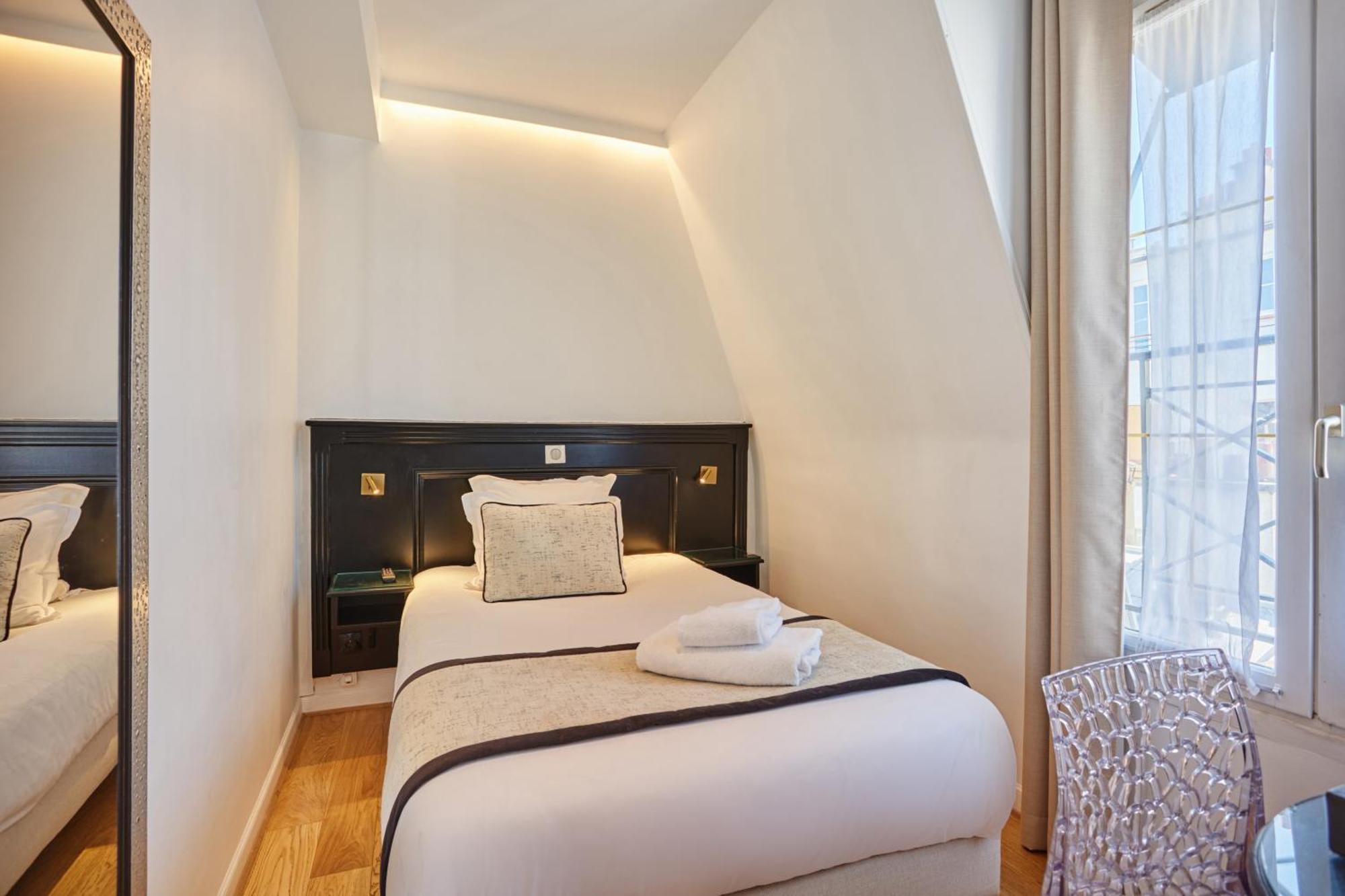 Chambre Simple avec Vue Tour Eiffel