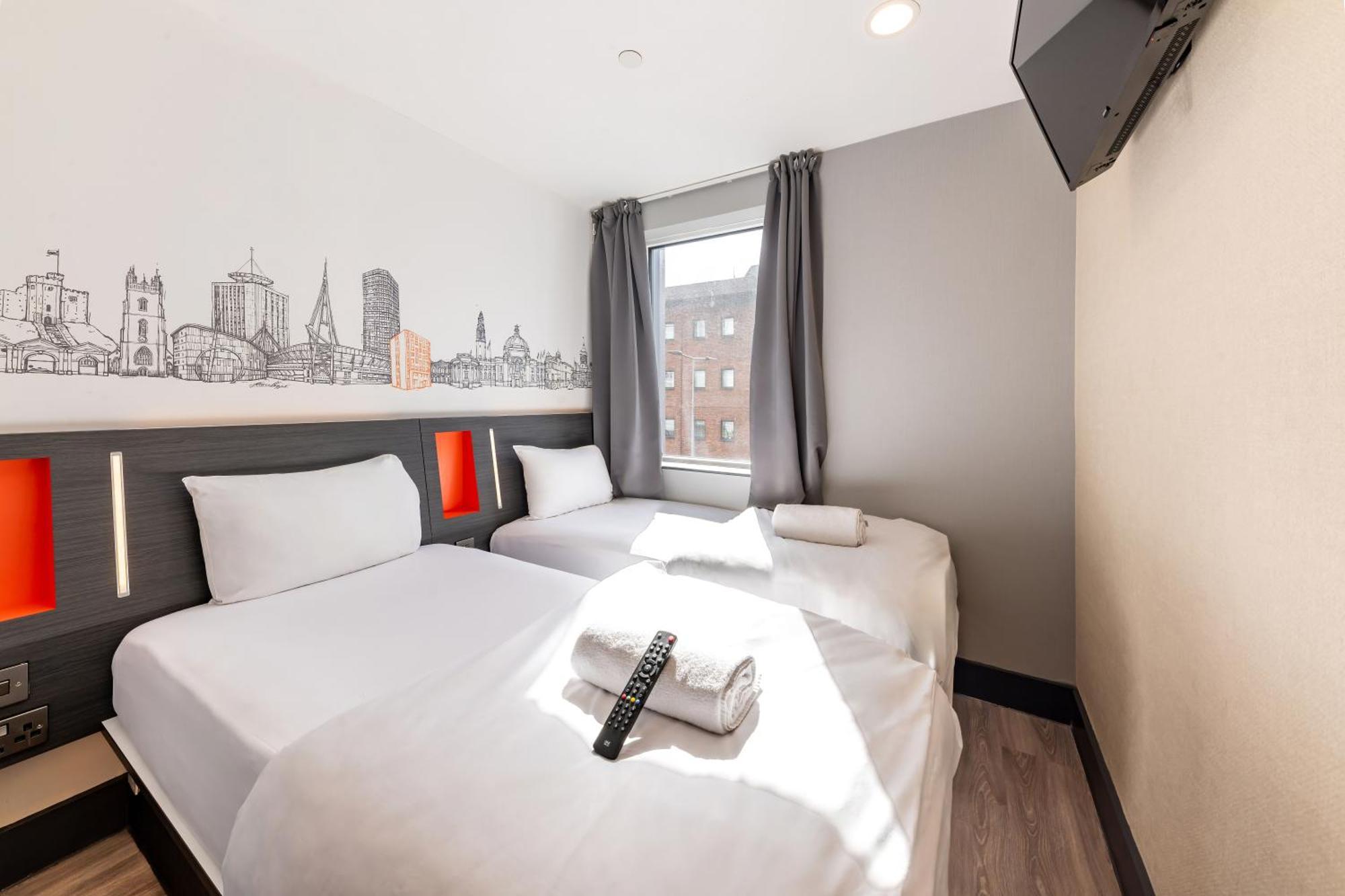 Twin Room with Window