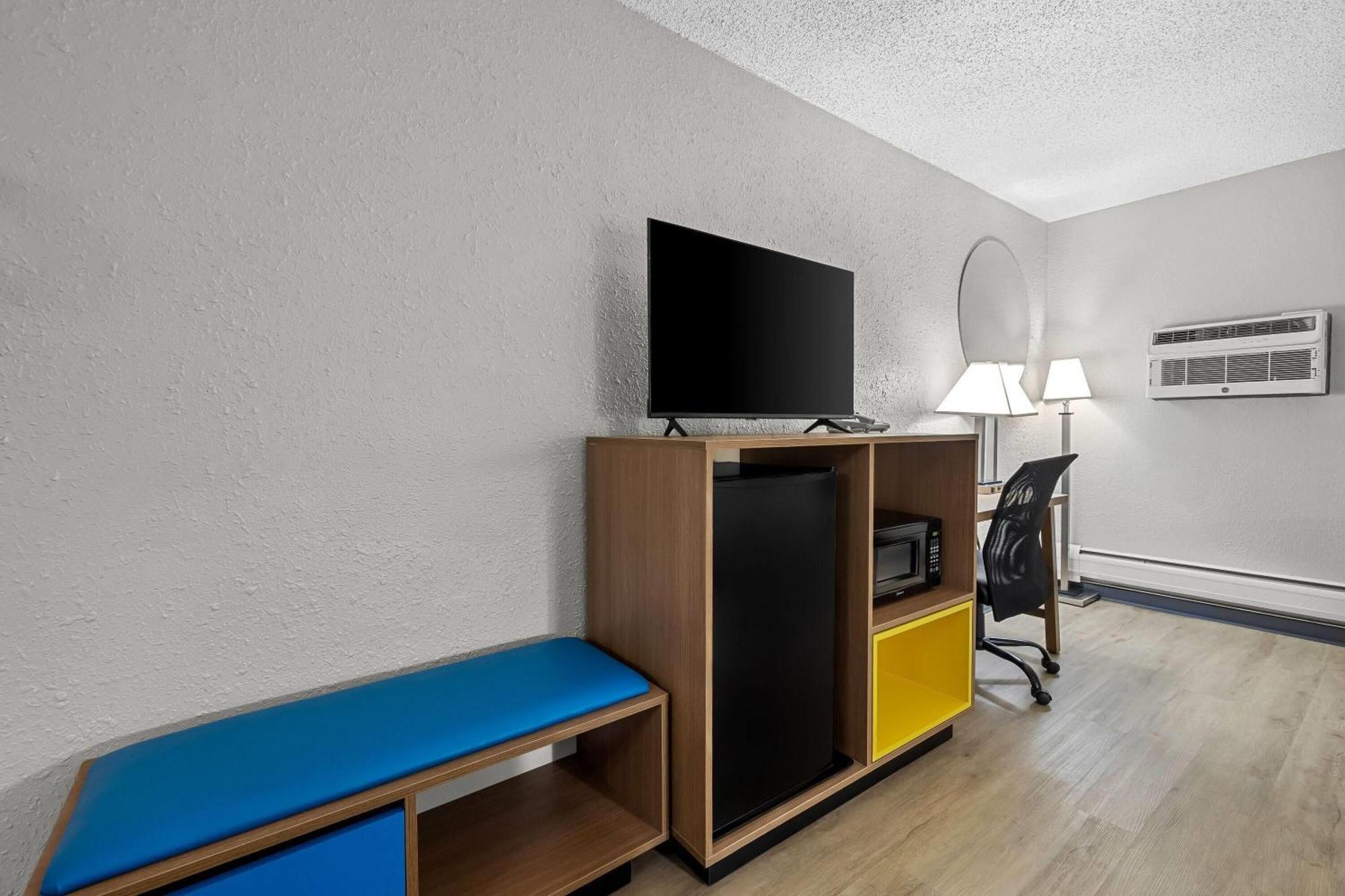 Double Room Two Double Beds Non-Smoking