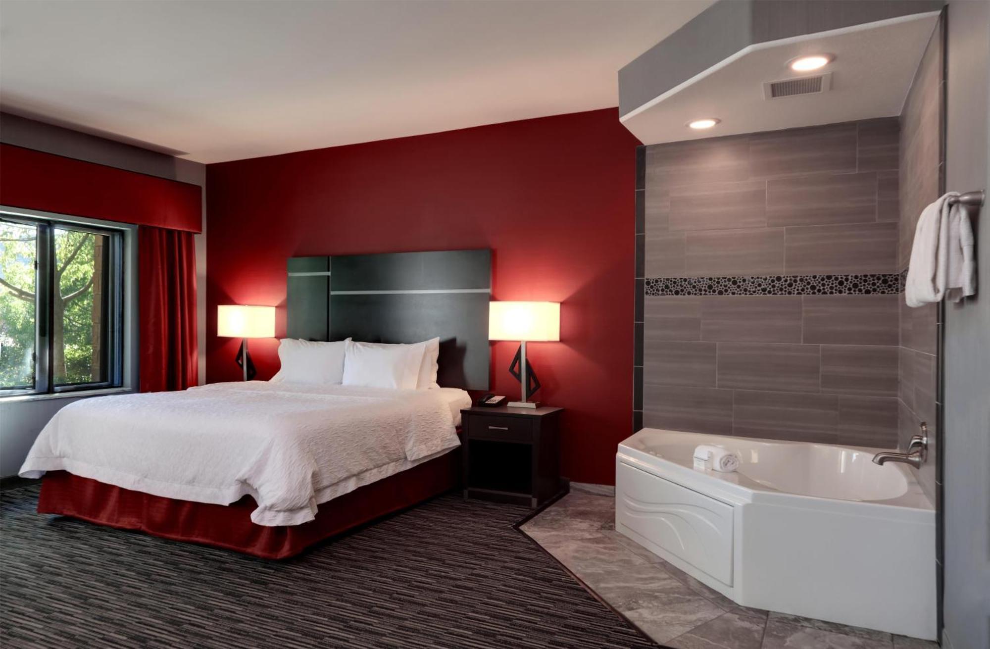 King Studio Suite with Whirlpool