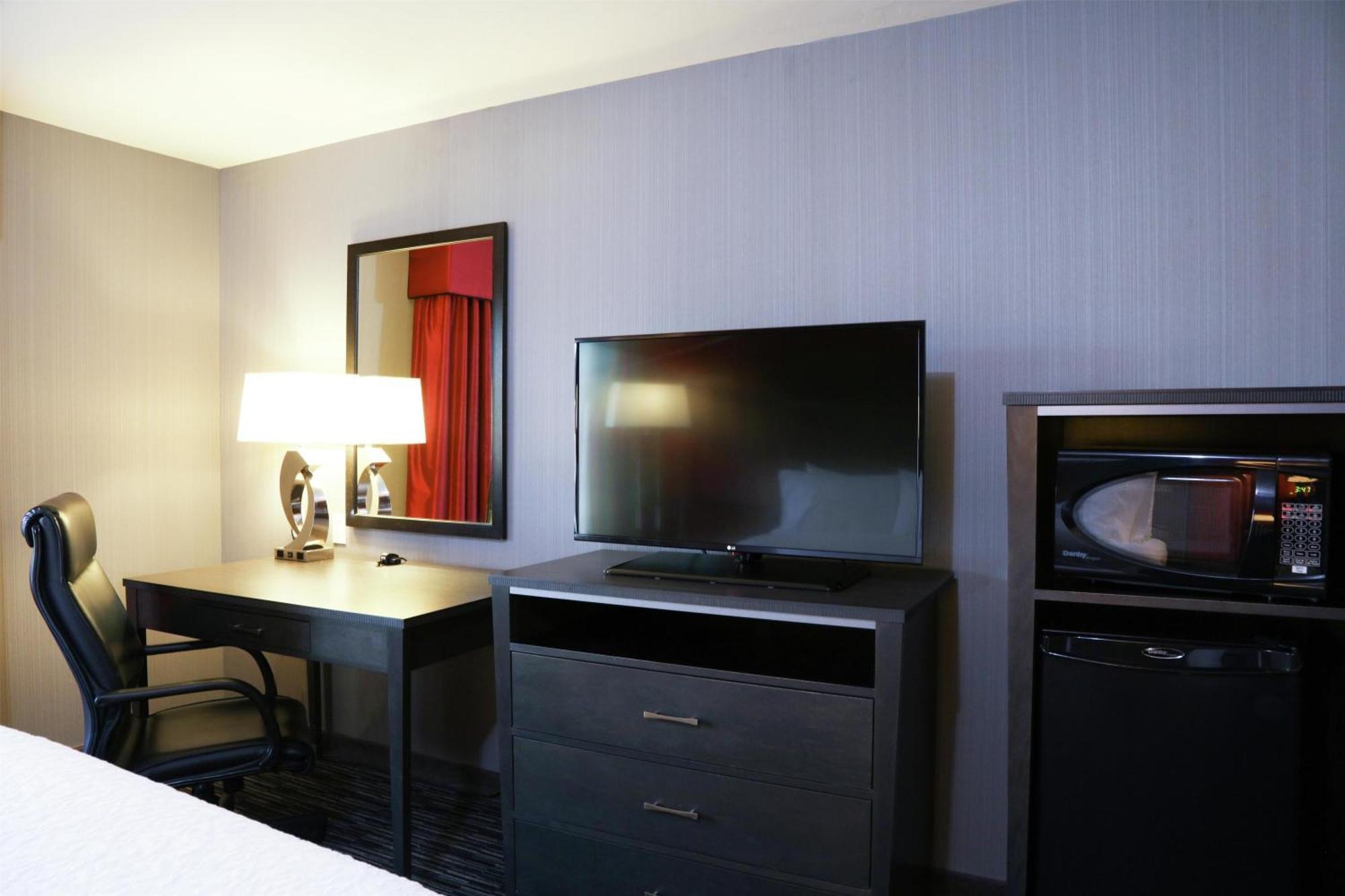 Room with Two Queen Beds - Non-Smoking