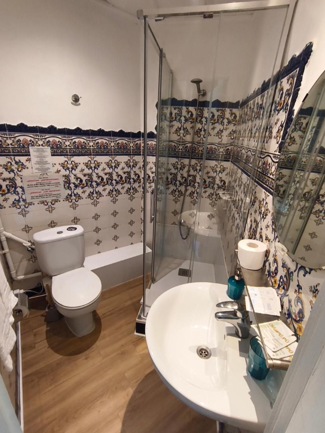 Double Room Private Bathroom