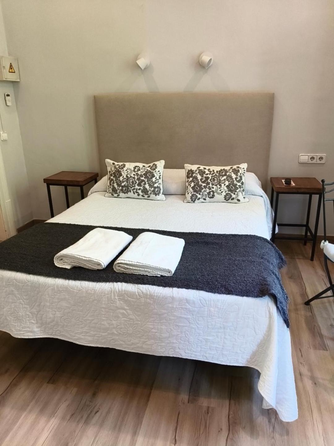 Double Room Private Bathroom