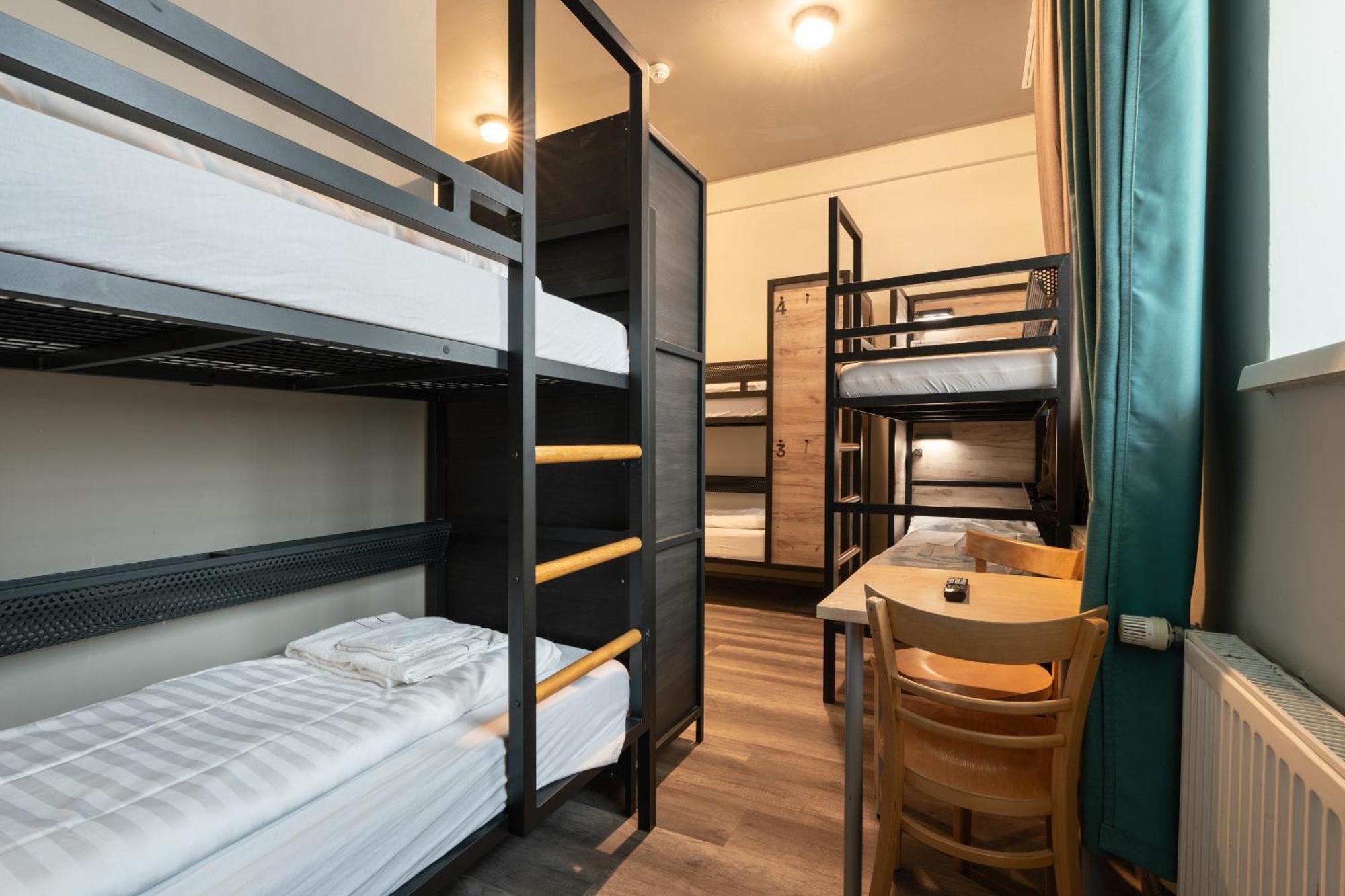 Bed 6-Bed Dormitory Room
