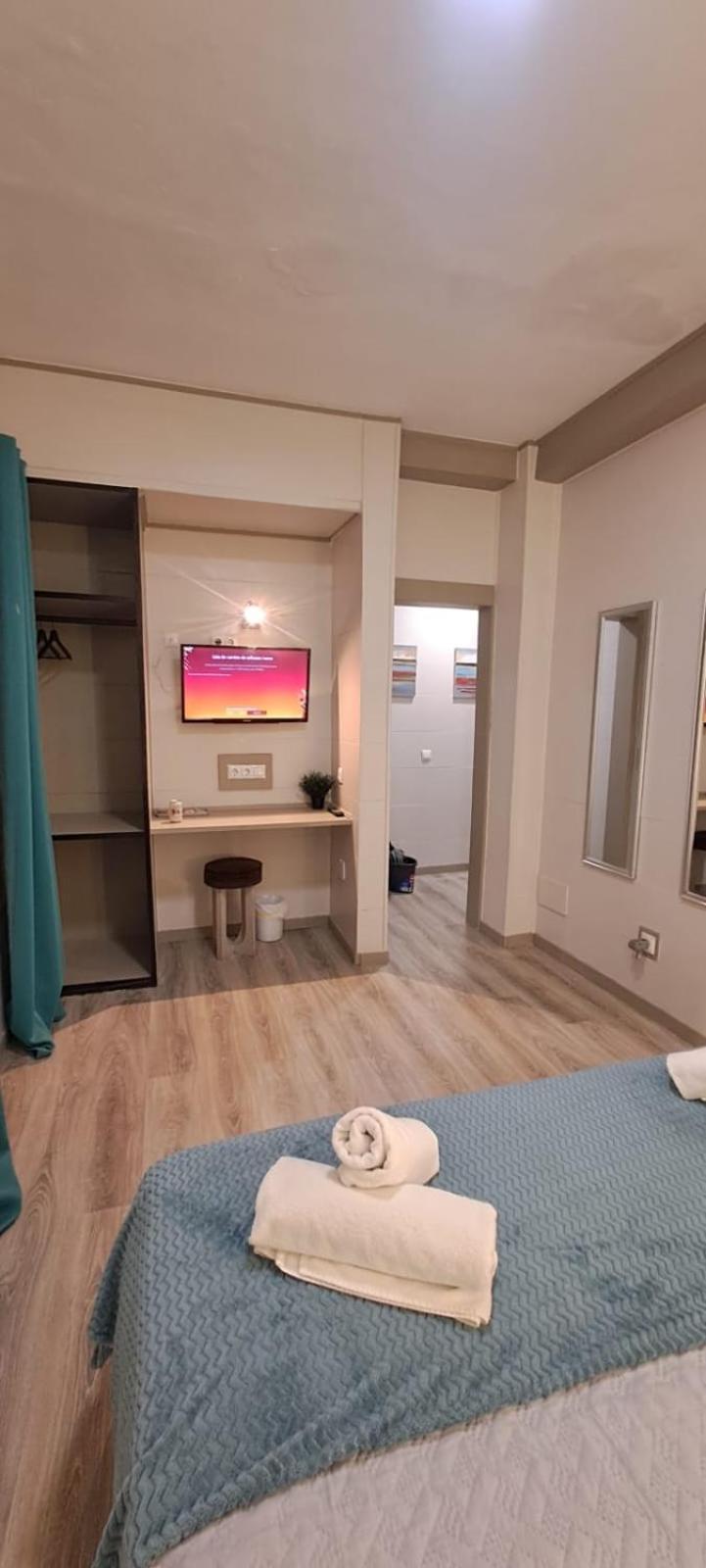Double Room Private Bathroom