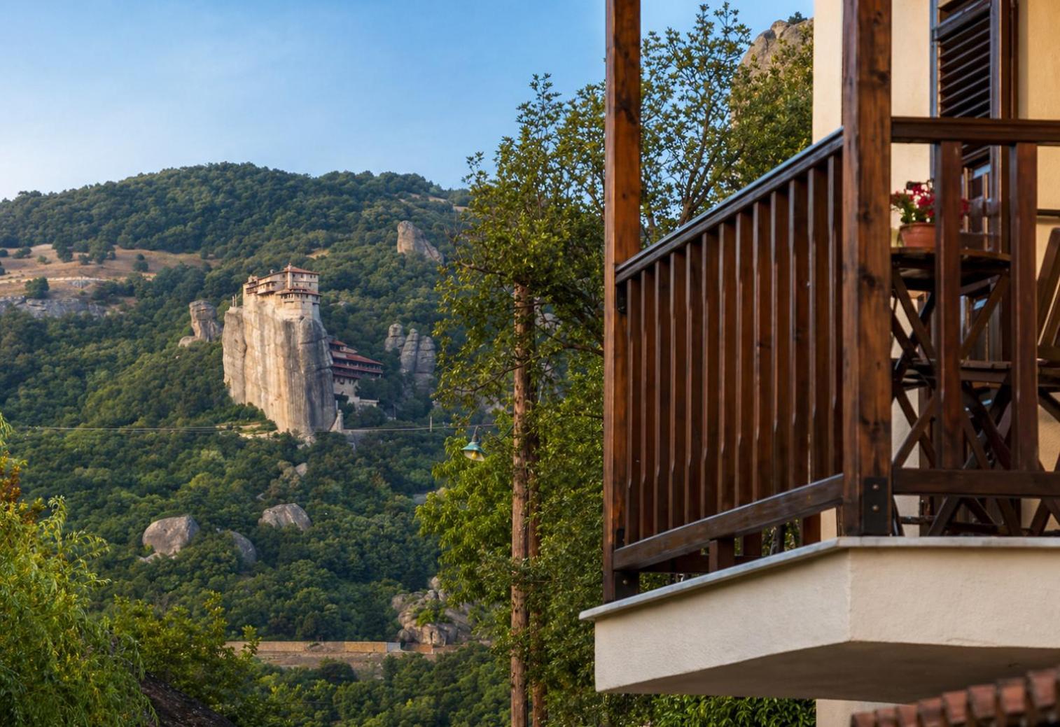 Double or Twin room with Mountain and Partial Meteora view