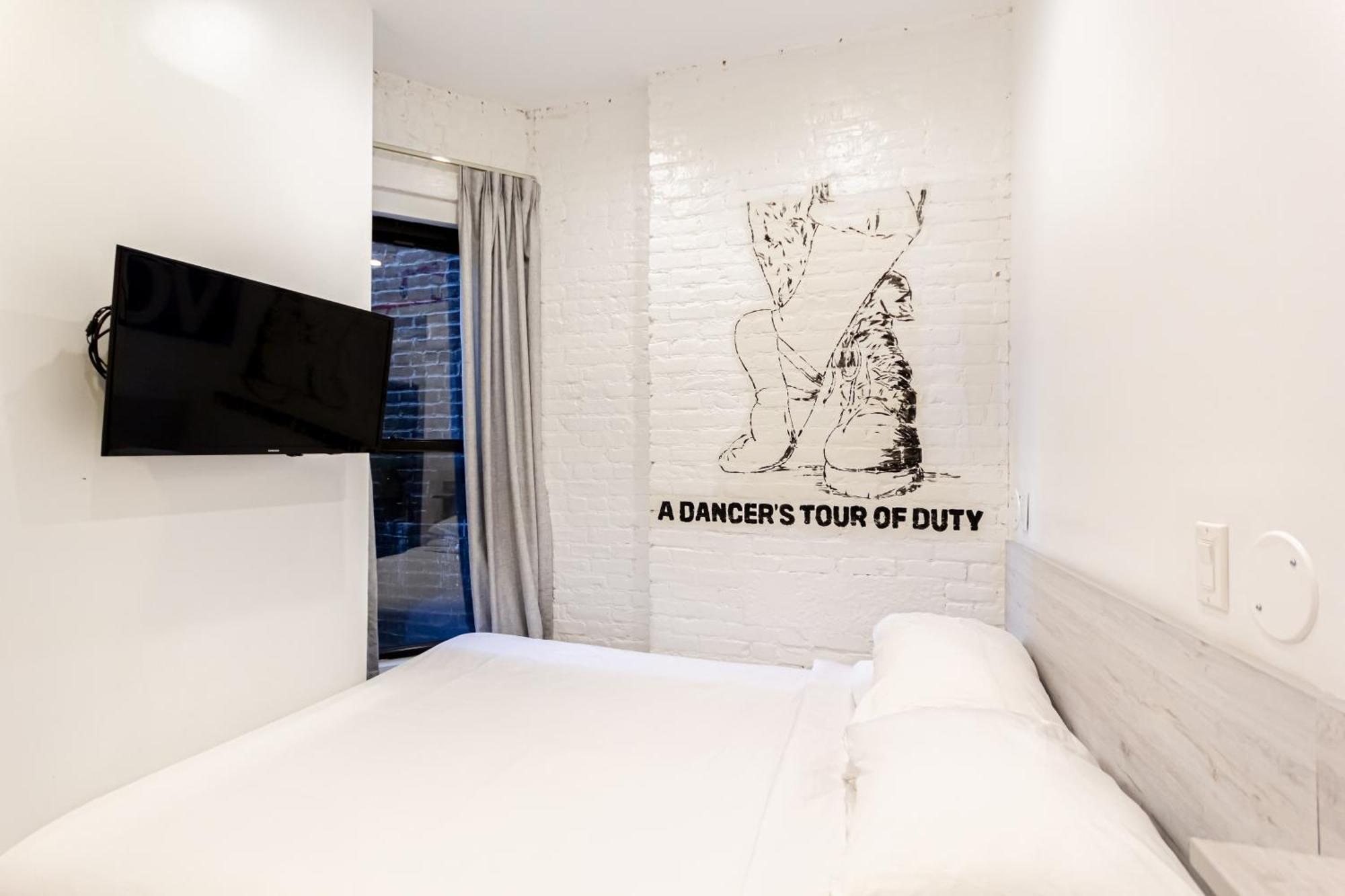 Standard Queen Room