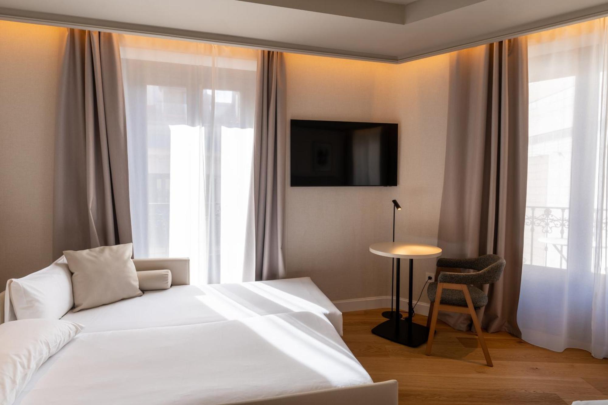 Chambre Lit King-Size Deluxe - Vue sur Ville