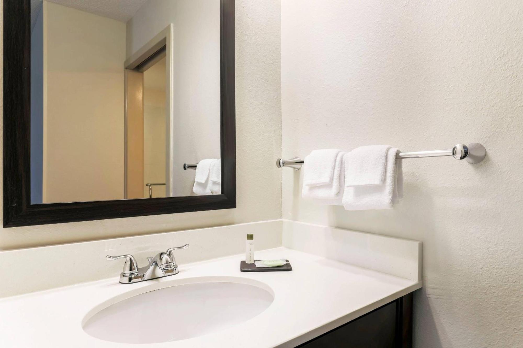 Double Room Two Double Beds Non-Smoking