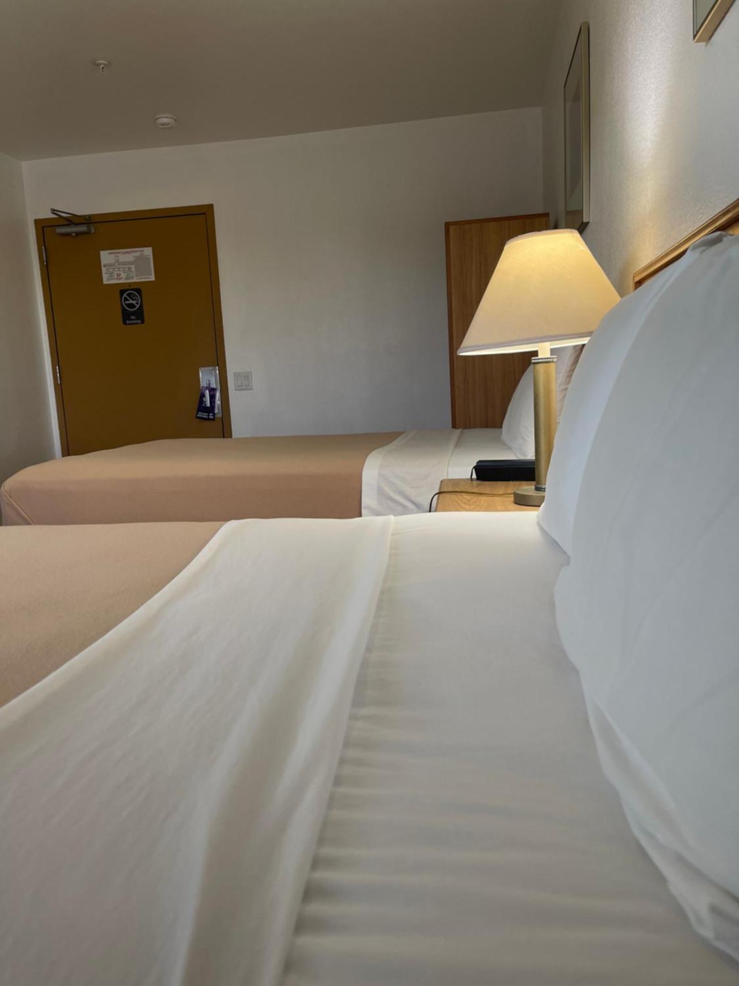 Double Studio Two Double Beds Non-Smoking