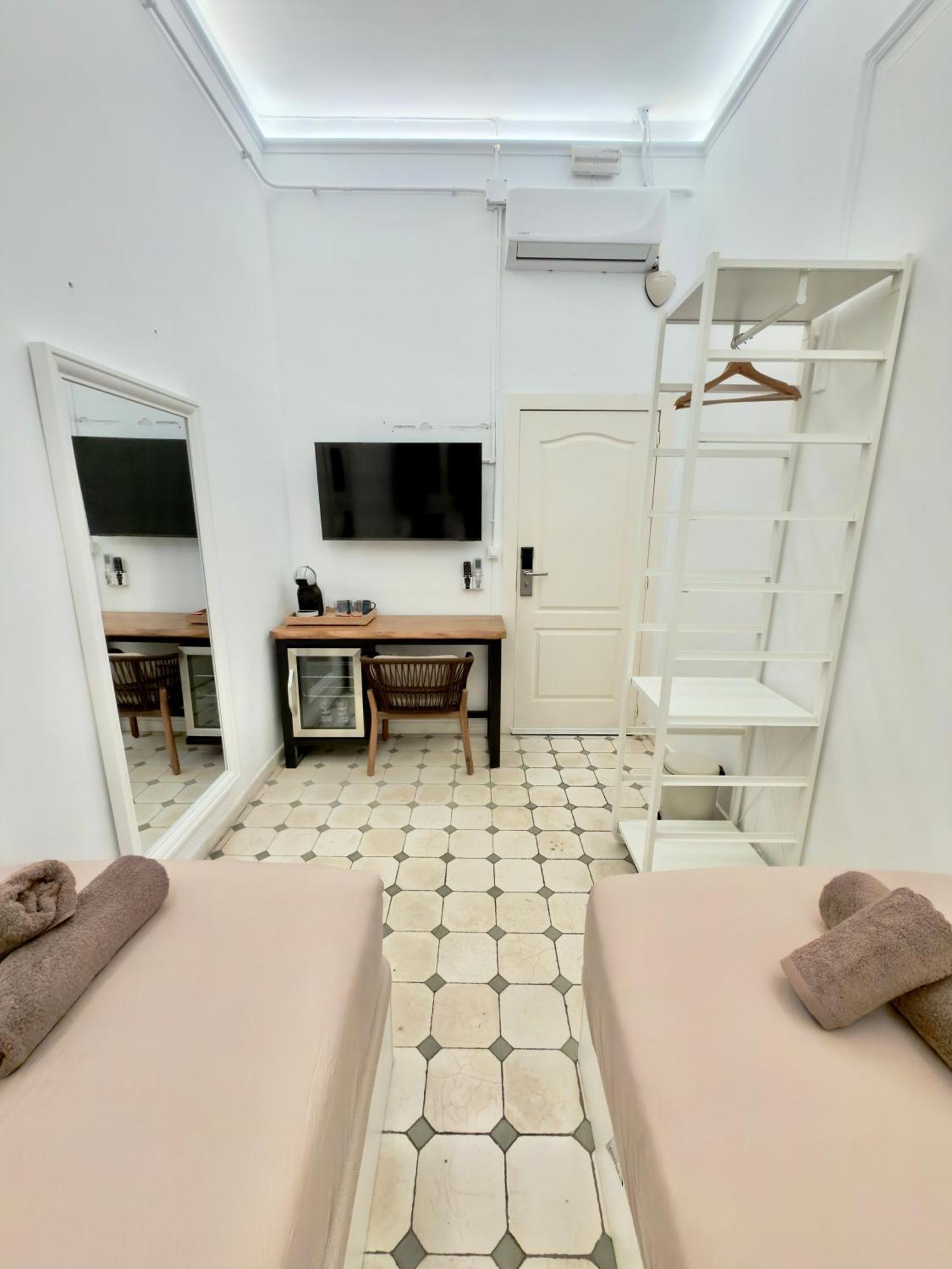 Doppel-/Zweibettzimmer mit Gemeinschaftsbad
