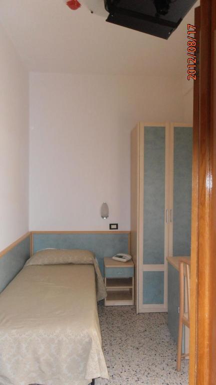 Single Room,1580737081:JPEG