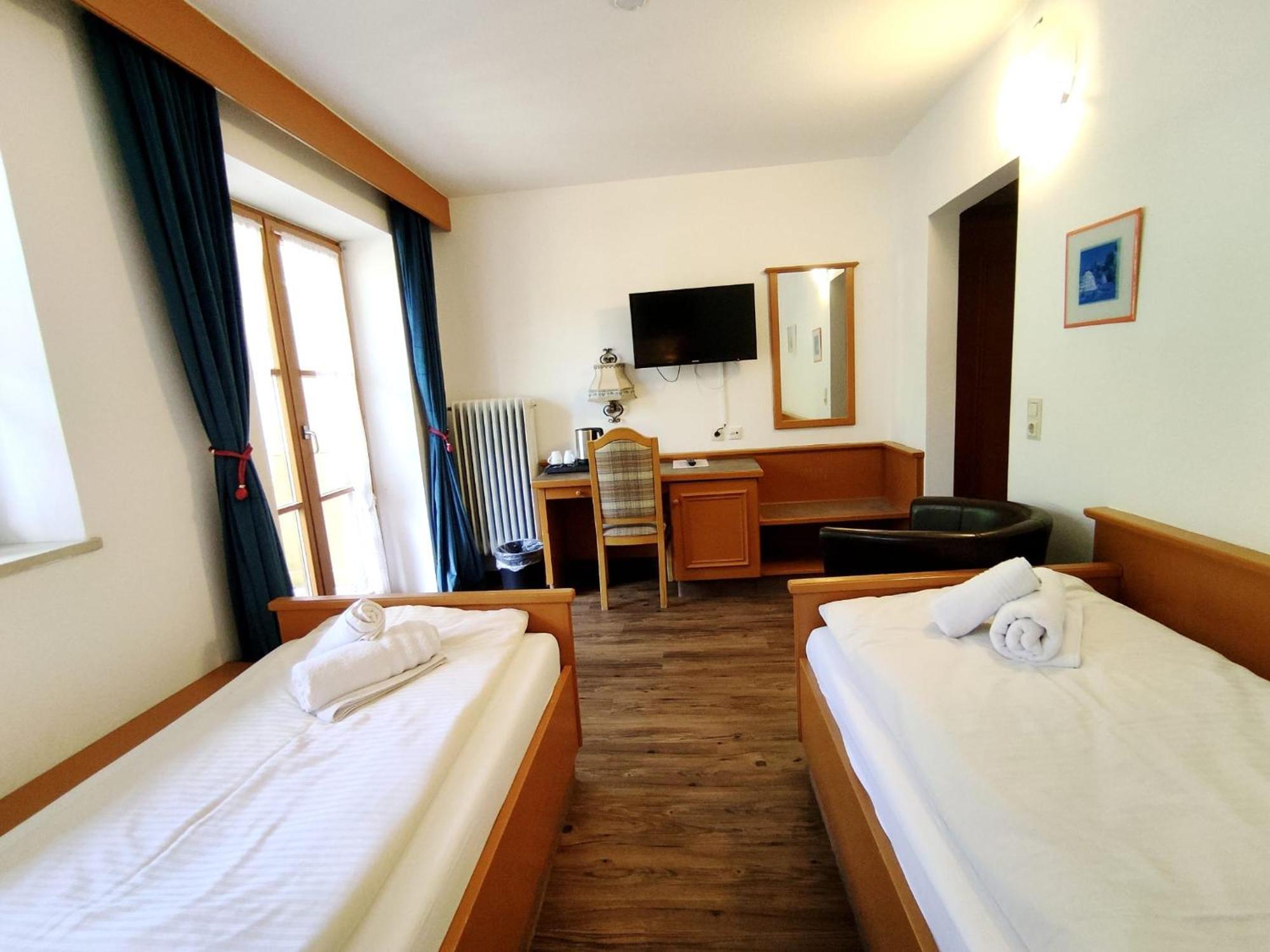 Zweibettzimmer mit 2 Einzelbetten