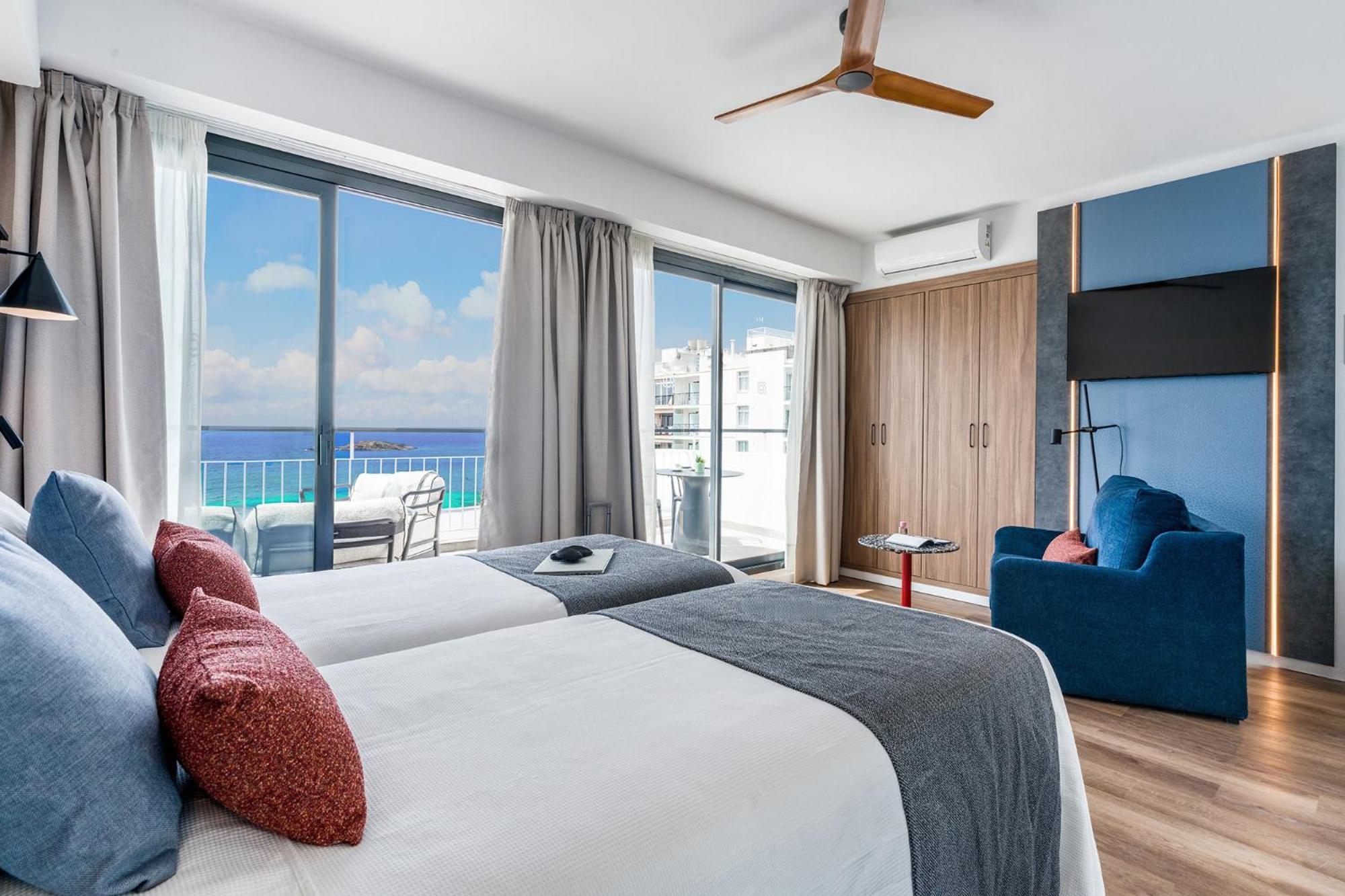 Superior Twin Room Sea View
