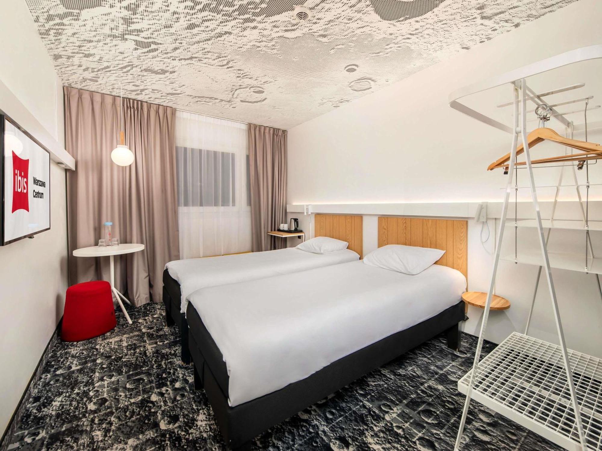 Twin Room,1585462775:JPEG