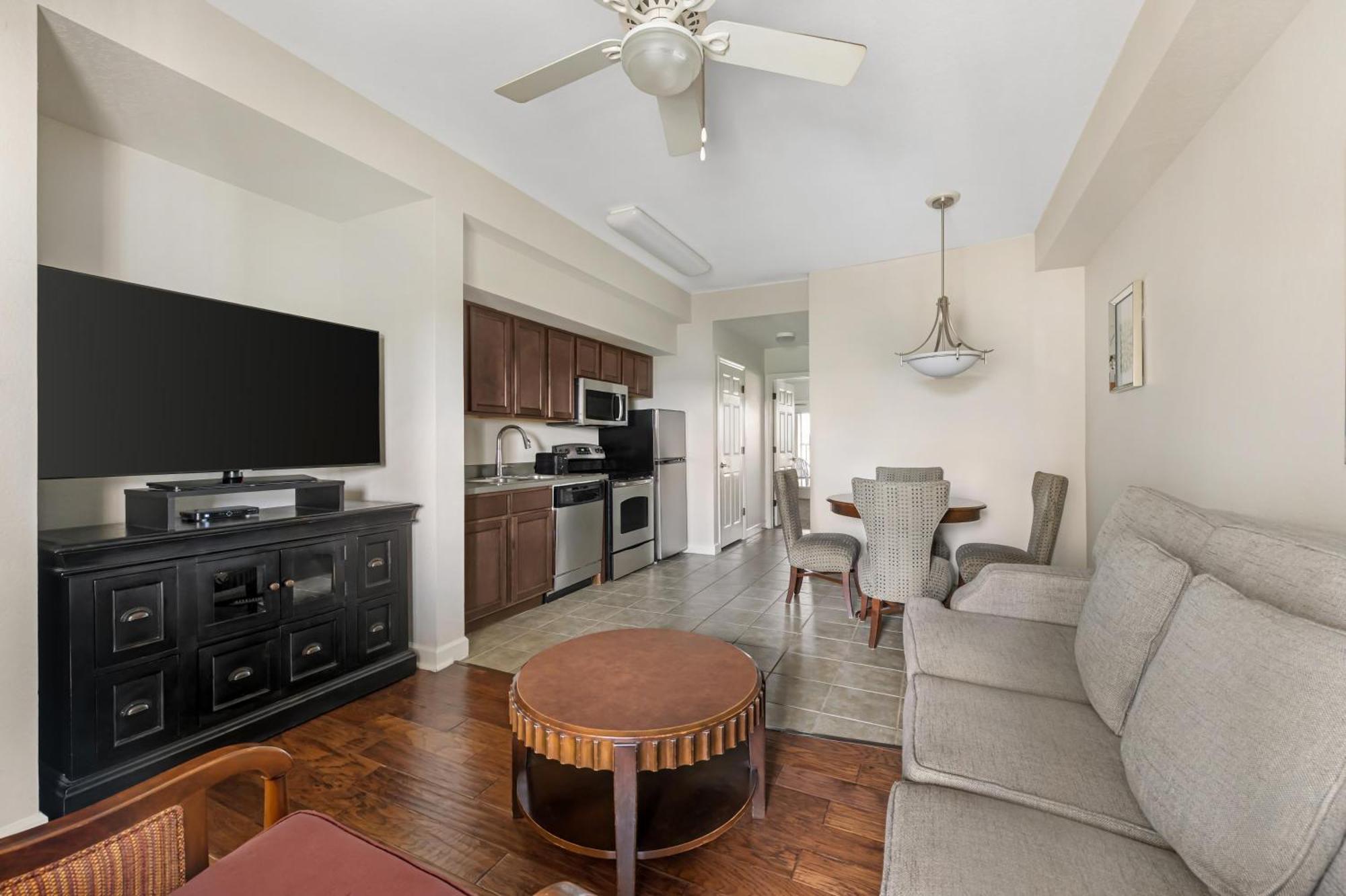 One-Bedroom Suite Plus Golf Course View