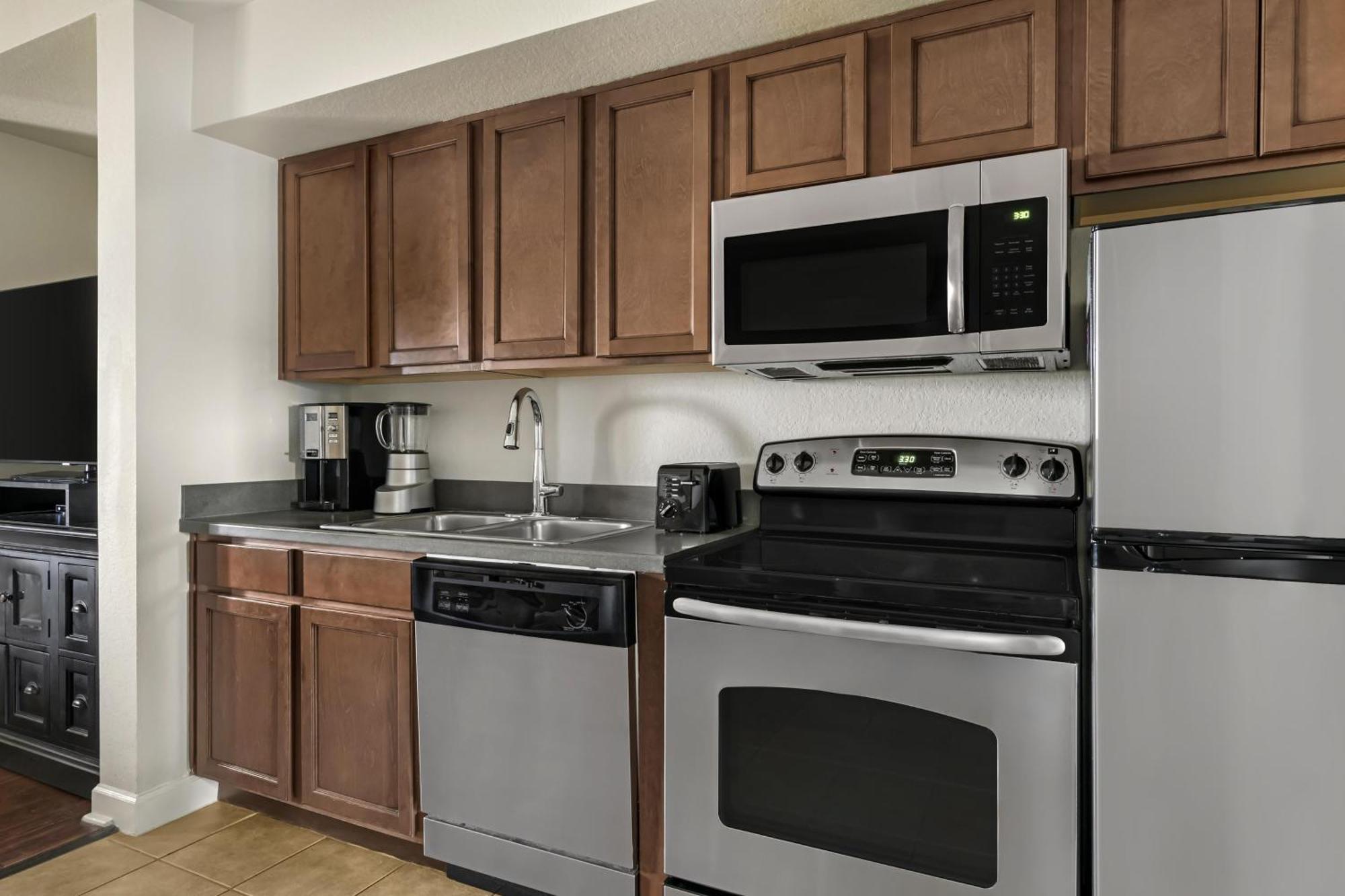 One-Bedroom Suite Plus Golf Course View