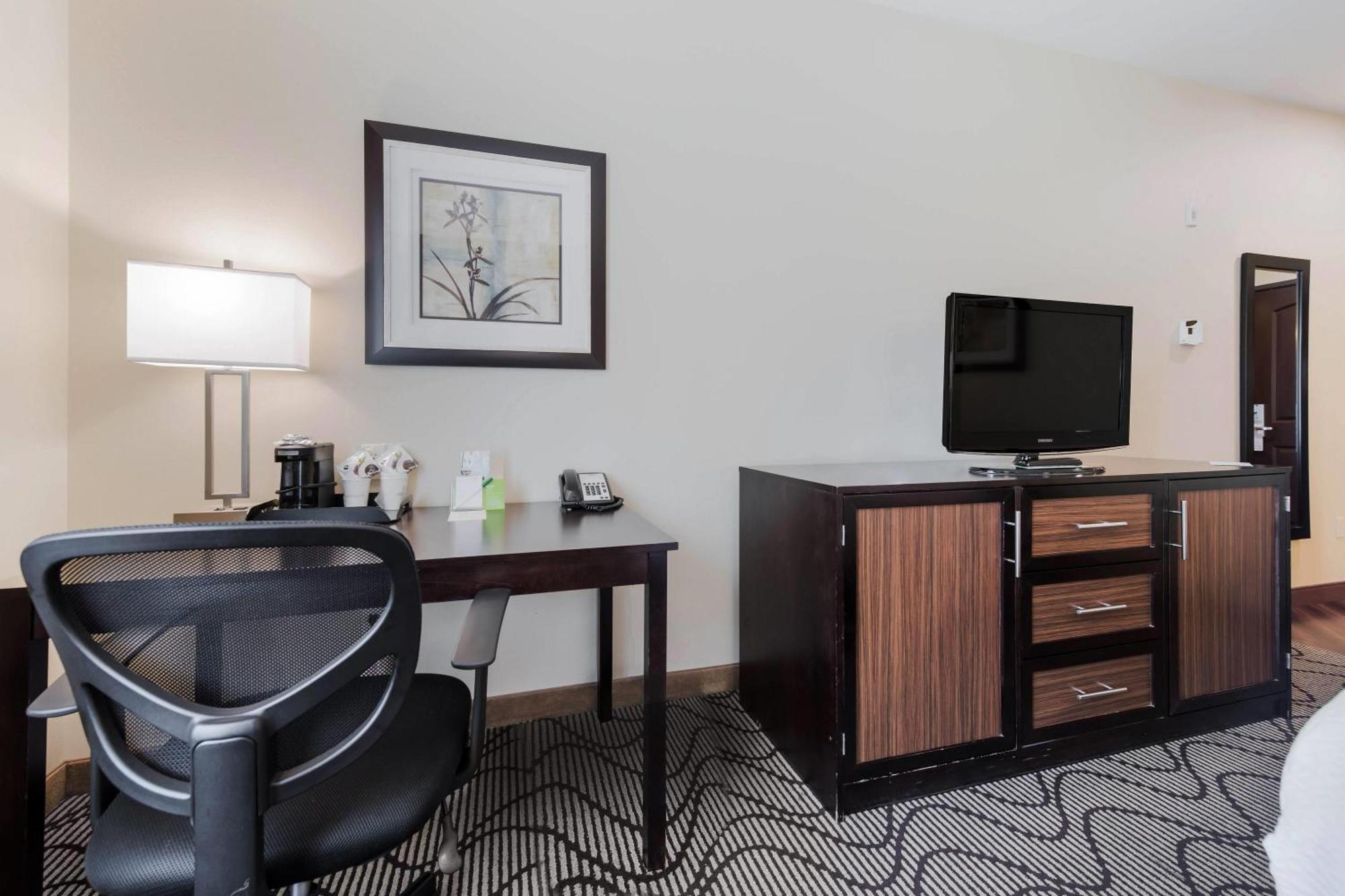 Deluxe Queen Room with Two Queen Beds