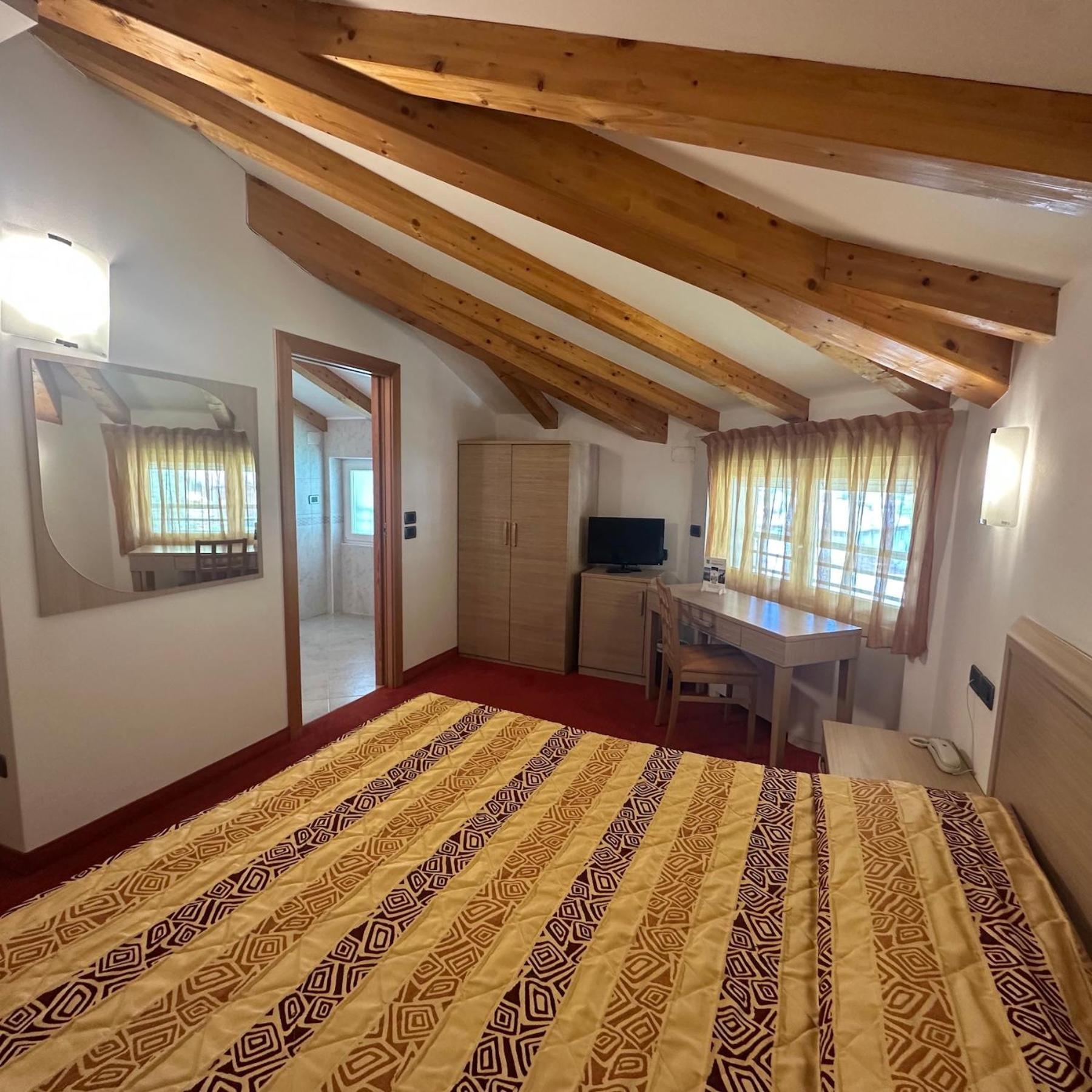 Classic Double Room