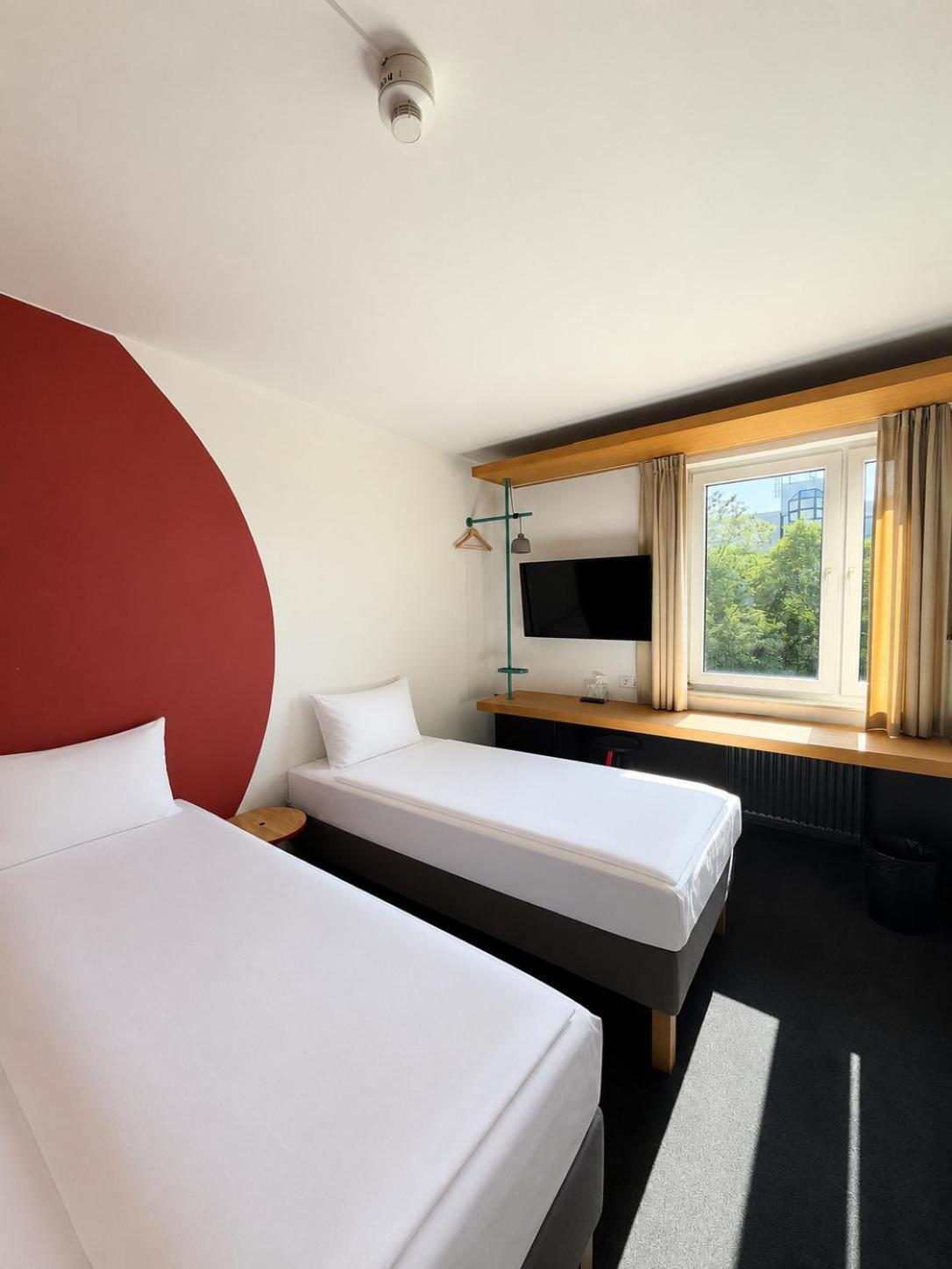 Standard Room Two Single Beds