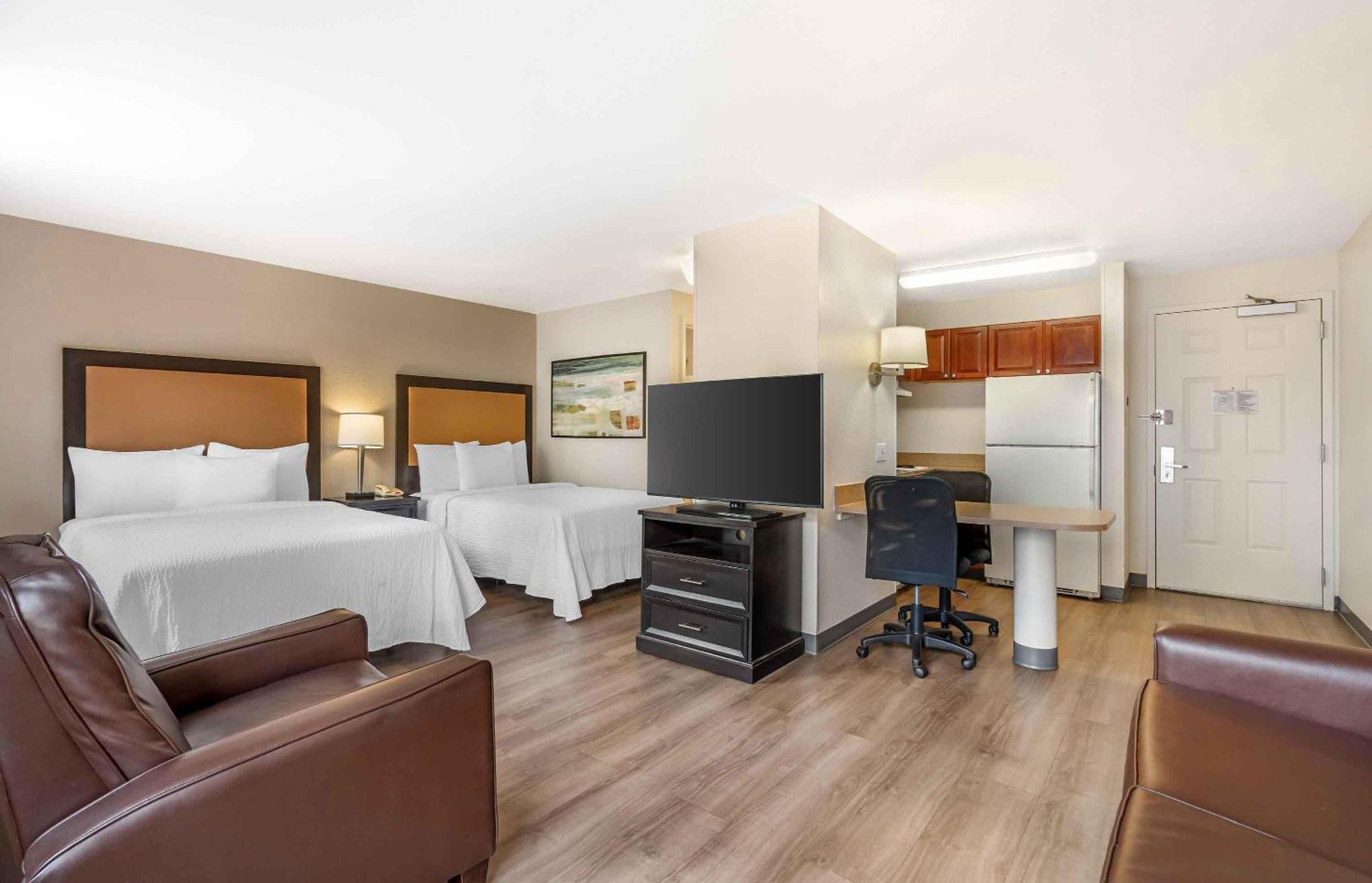 Deluxe Studio 2 Double Beds Non-Smoking
