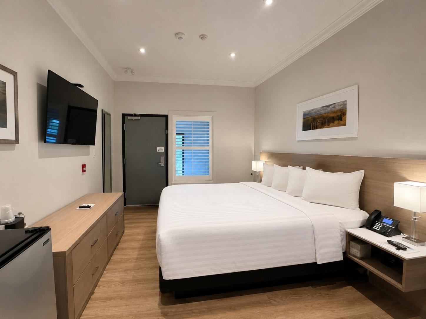 Standard King Room