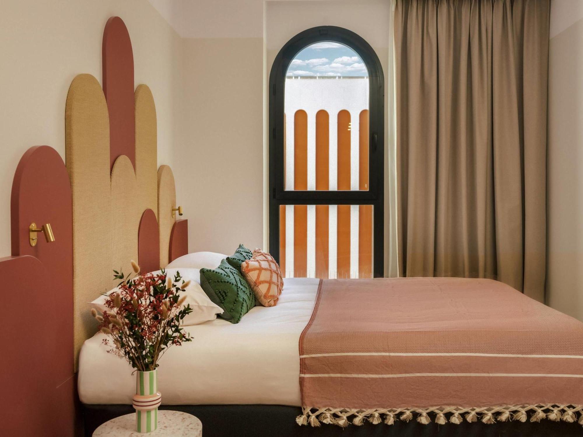 Double Room,1286376040:JPEG