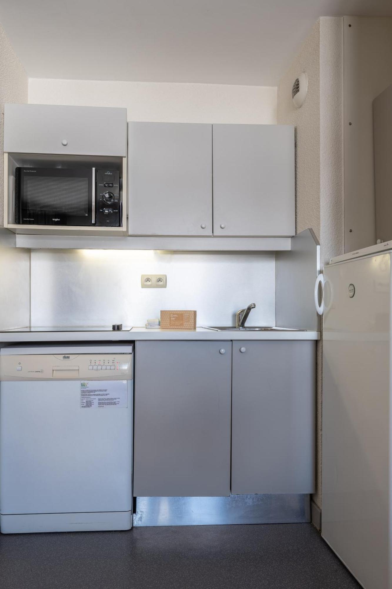 One-Bedroom Apartment Sleeping Alcove Open Mountain View,1771504218:JPEG