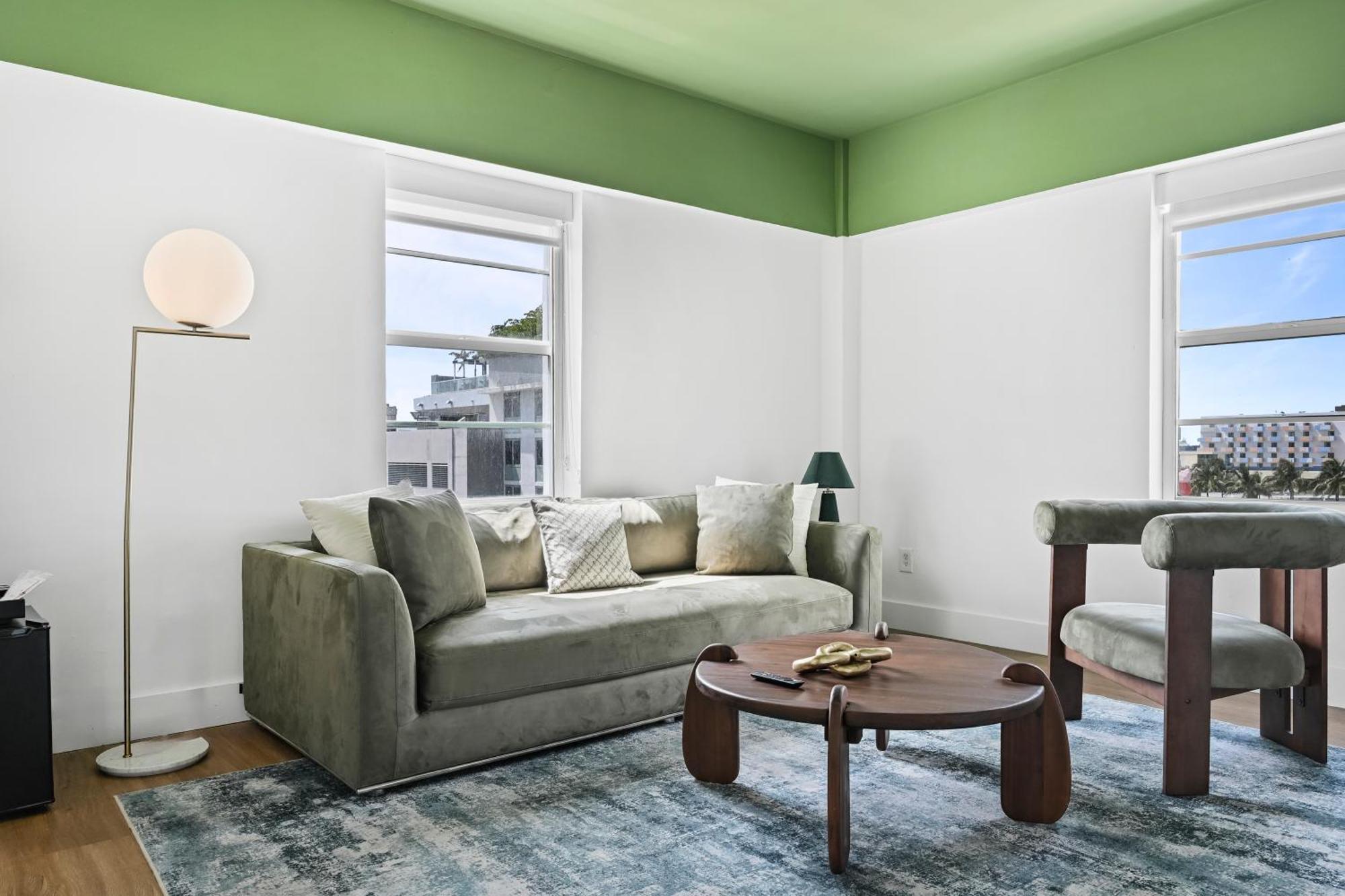 Deluxe Suite