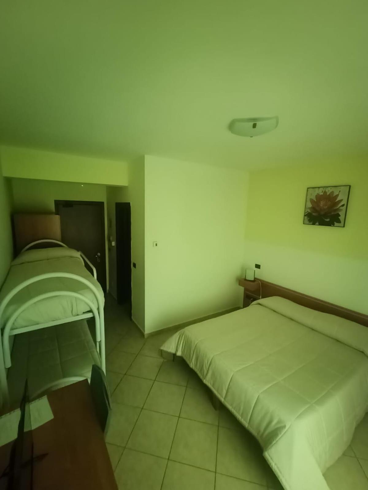 Camera Quadrupla