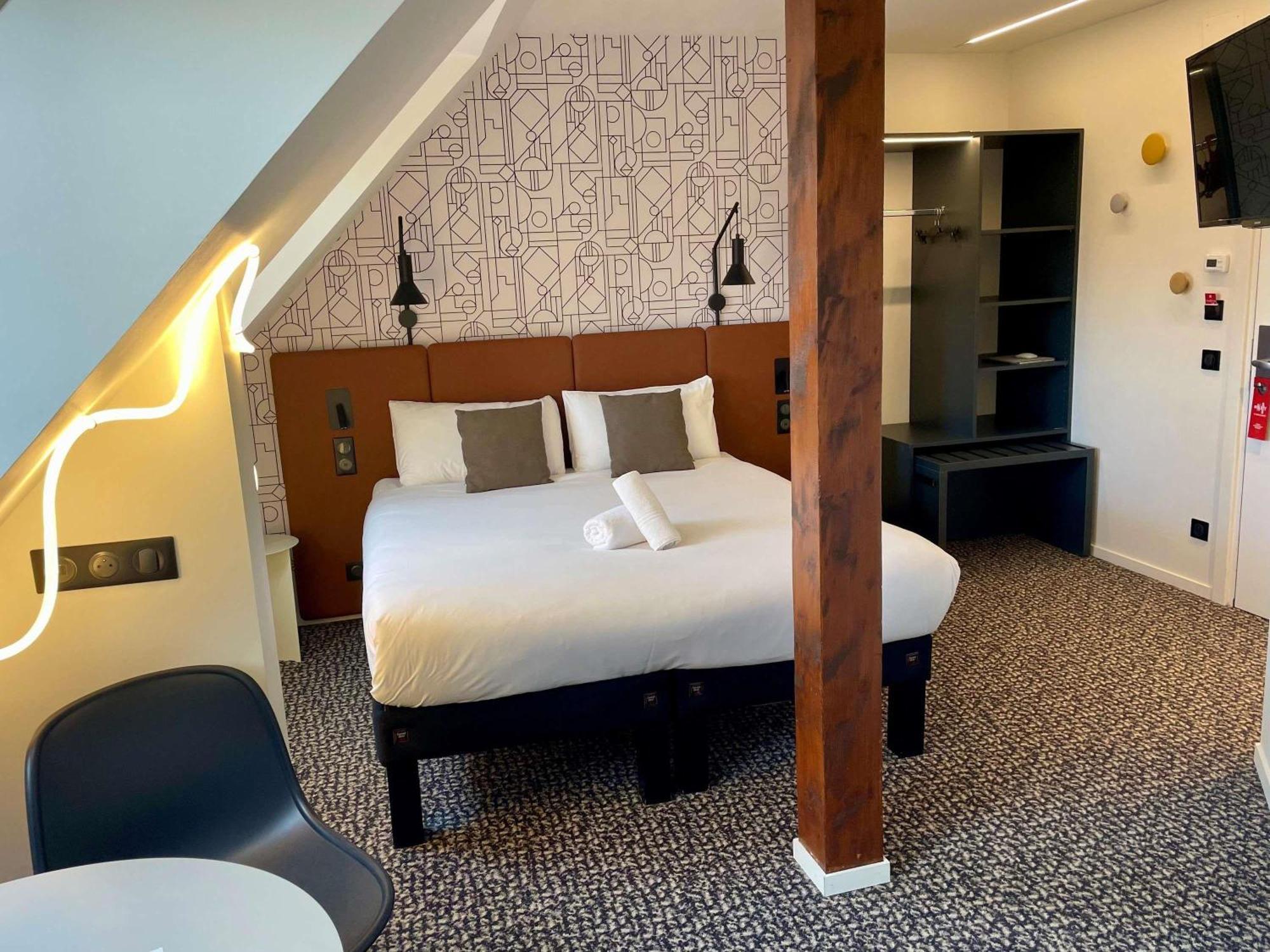 Superior Double Room King Bed