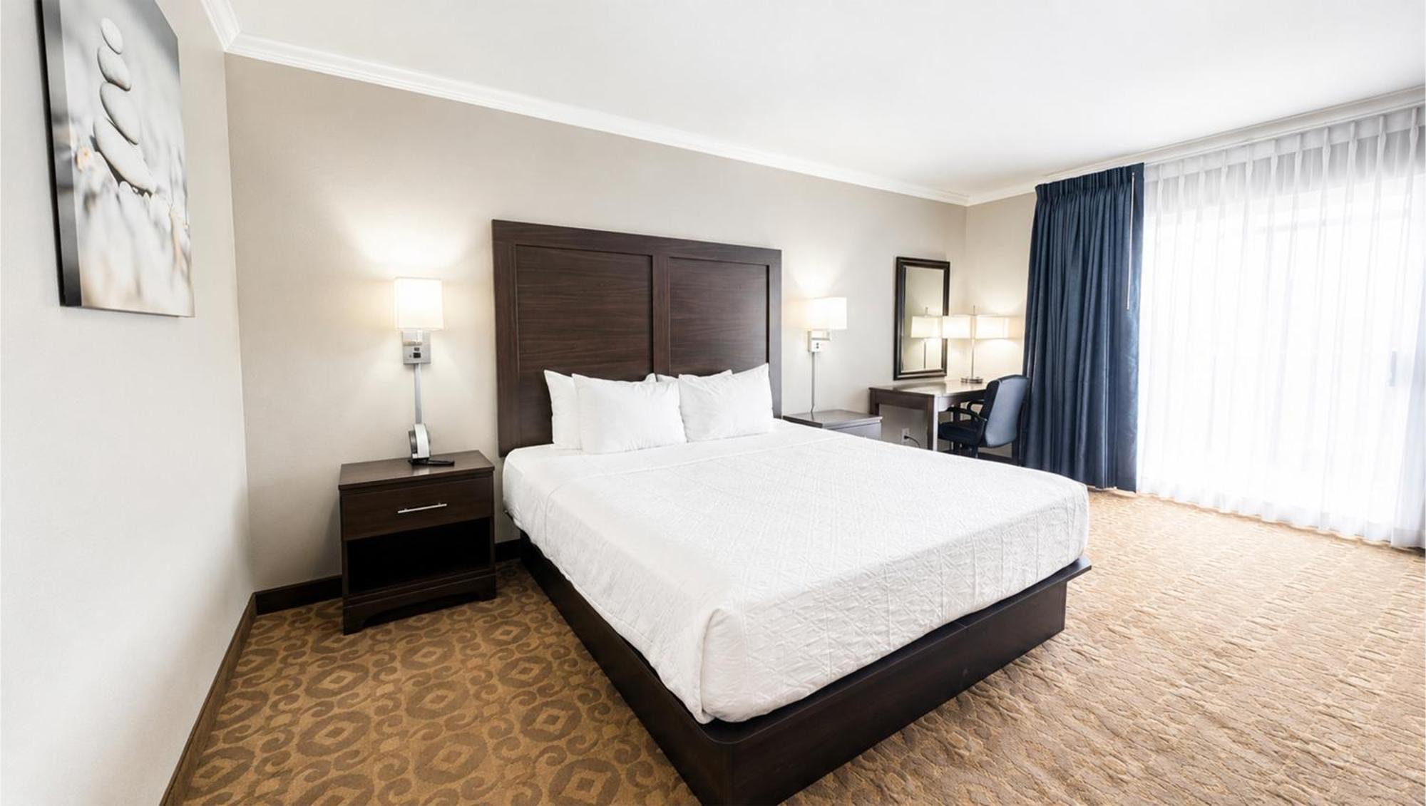 Executive King Suite with Jetted Tub