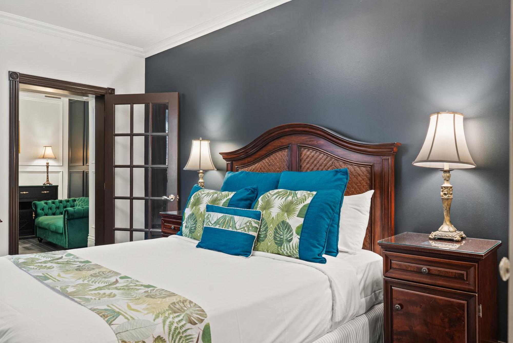Queen Suite