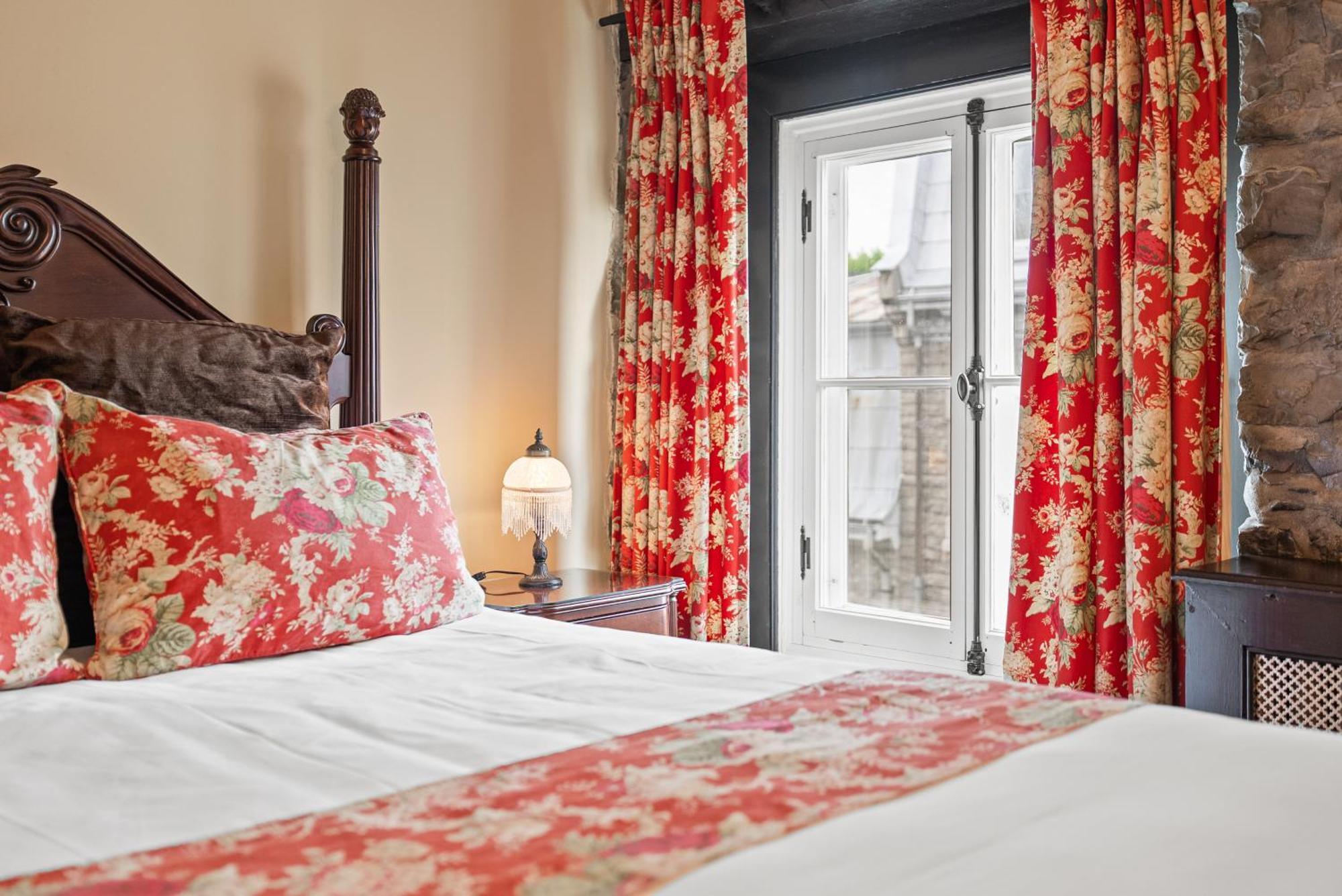 Classic Queen Room Third Floor