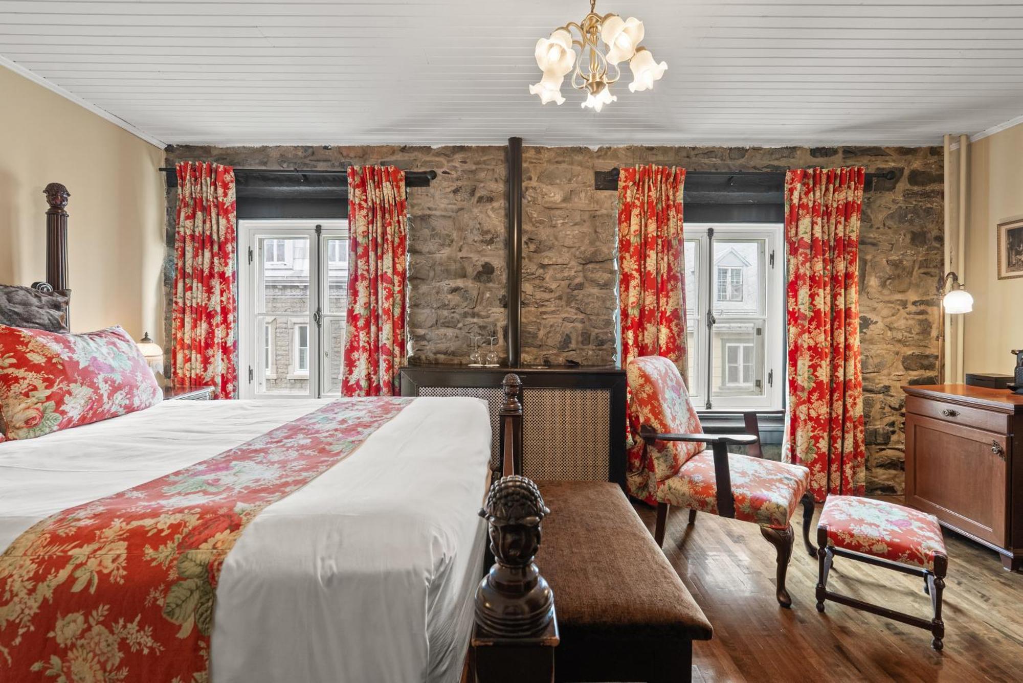 Classic Queen Room Third Floor