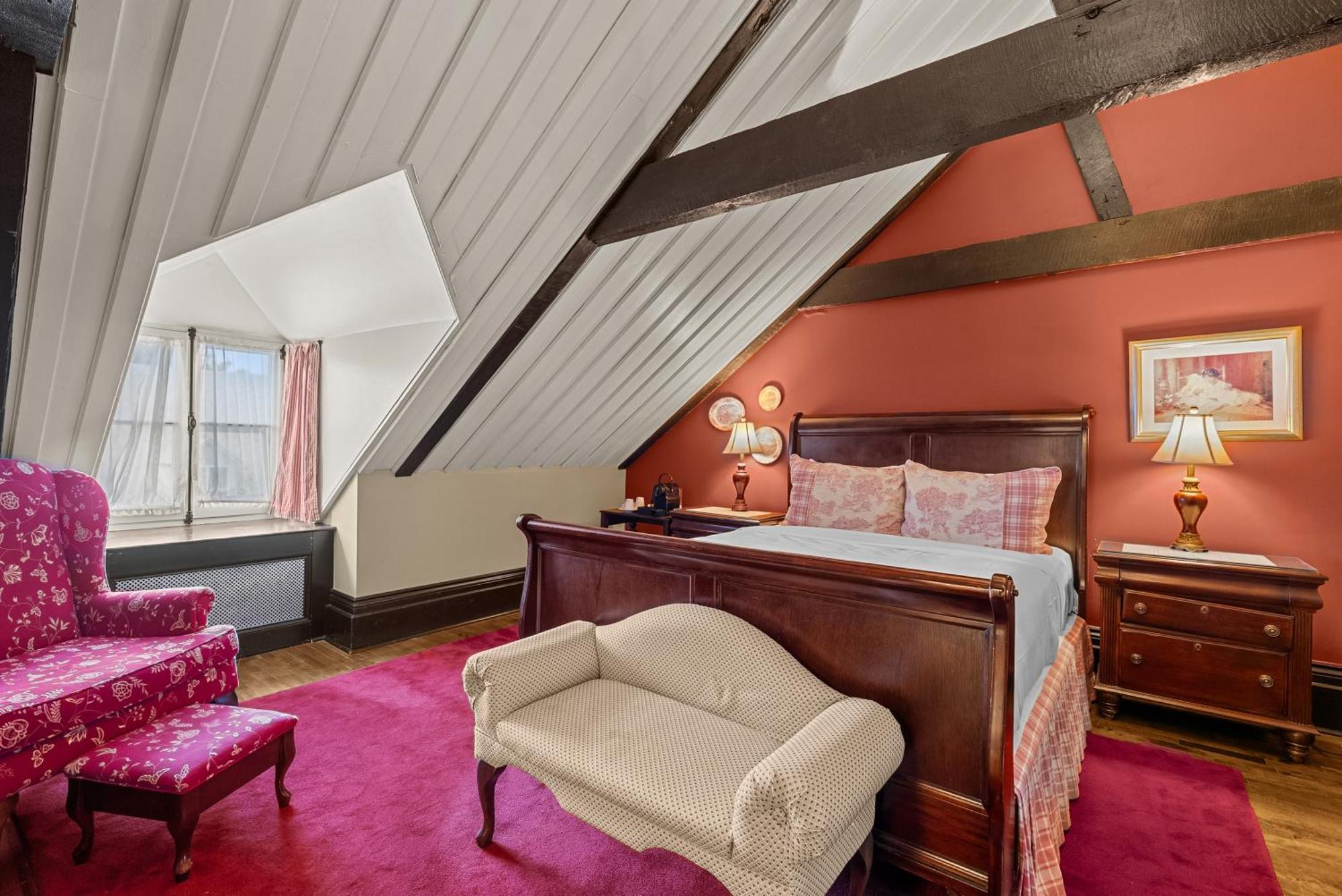 Superior Queen Room Fourth Floor