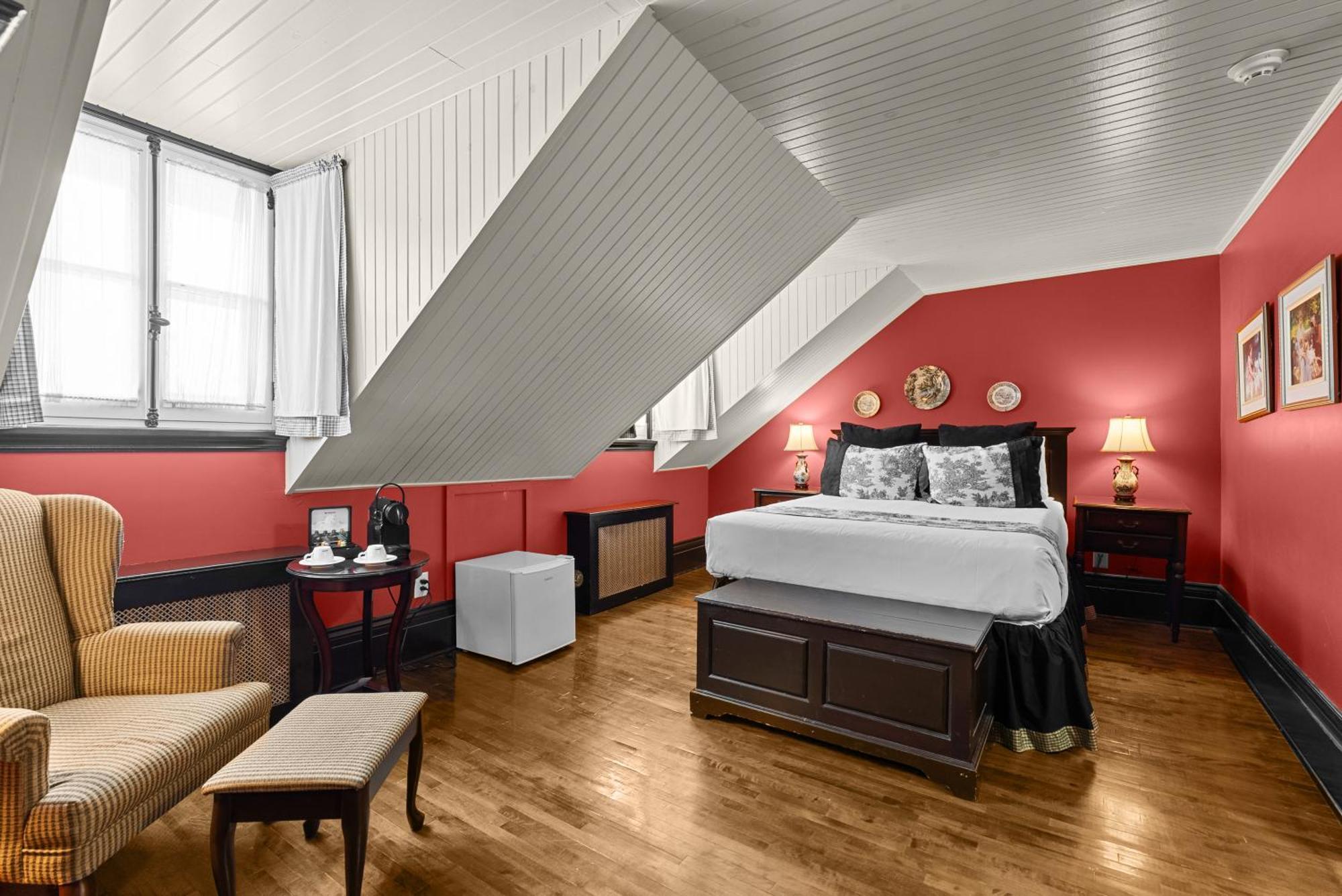Superior Queen Room Fourth Floor