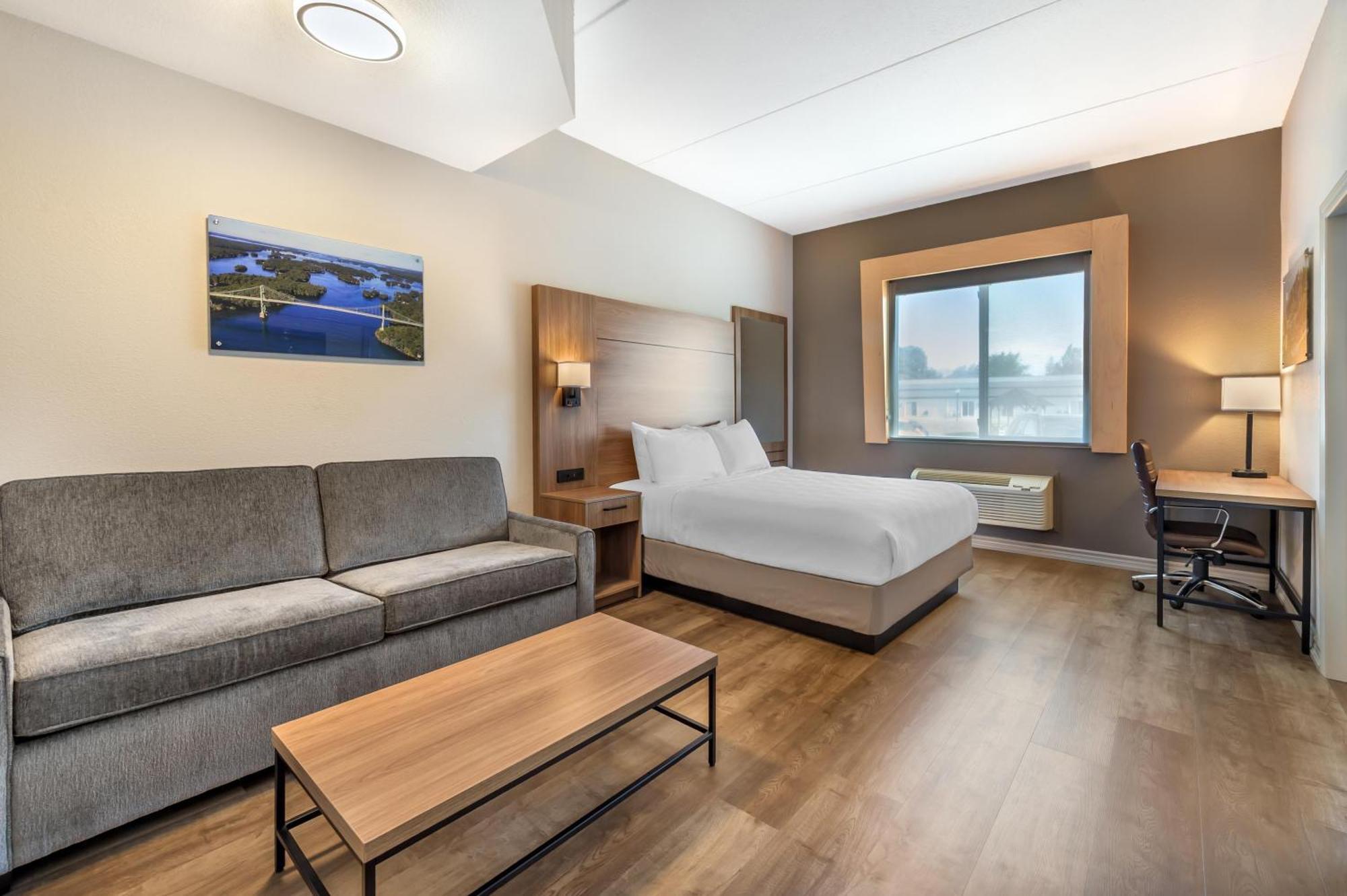 Family Suite One King One Queen Bed Sofa Bed Fireplace or Non-Smoking