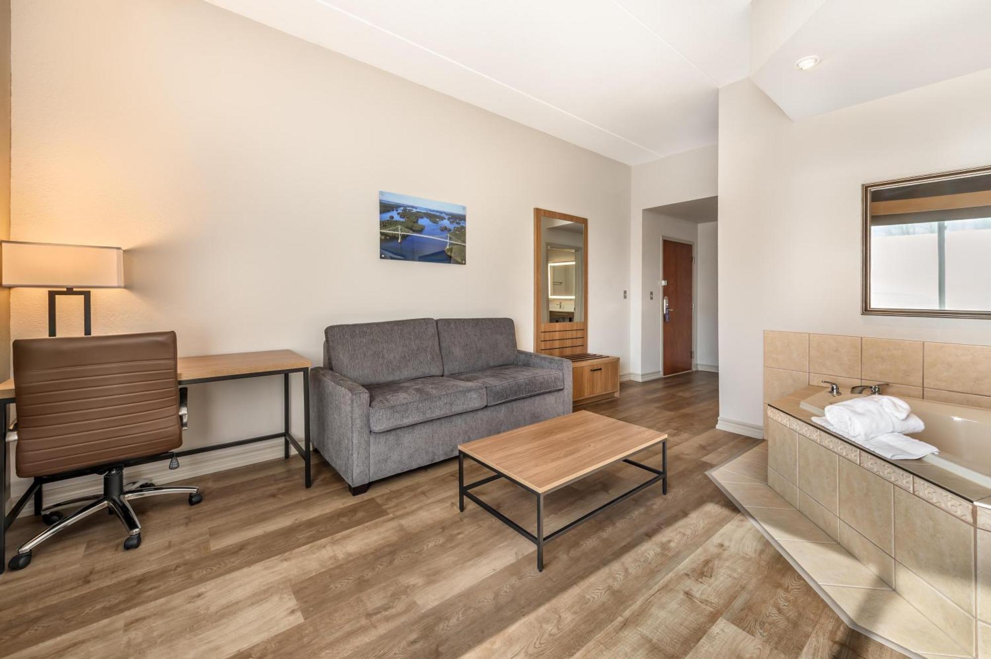Family Suite One King One Queen Bed Sofa Bed Fireplace or Non-Smoking