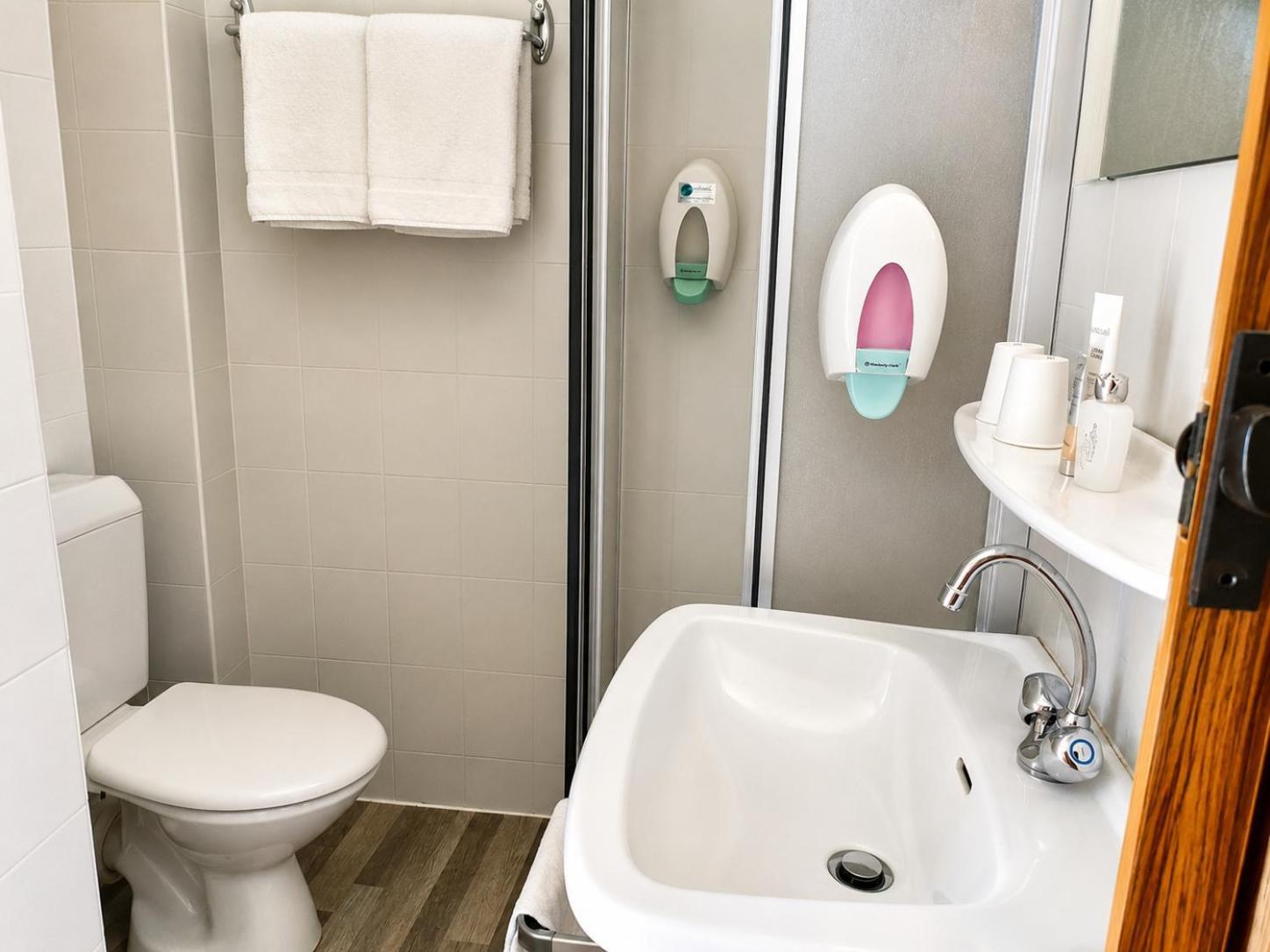 Budget Twin Room,1771767843:JPEG