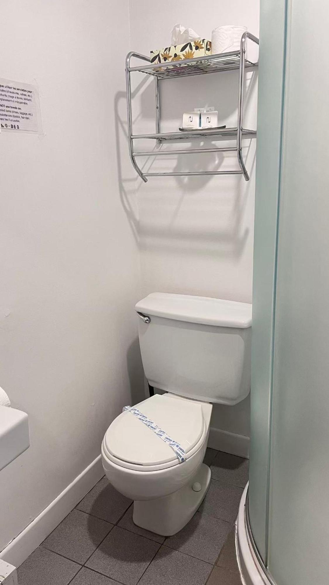 Queen Room Private Bathroom