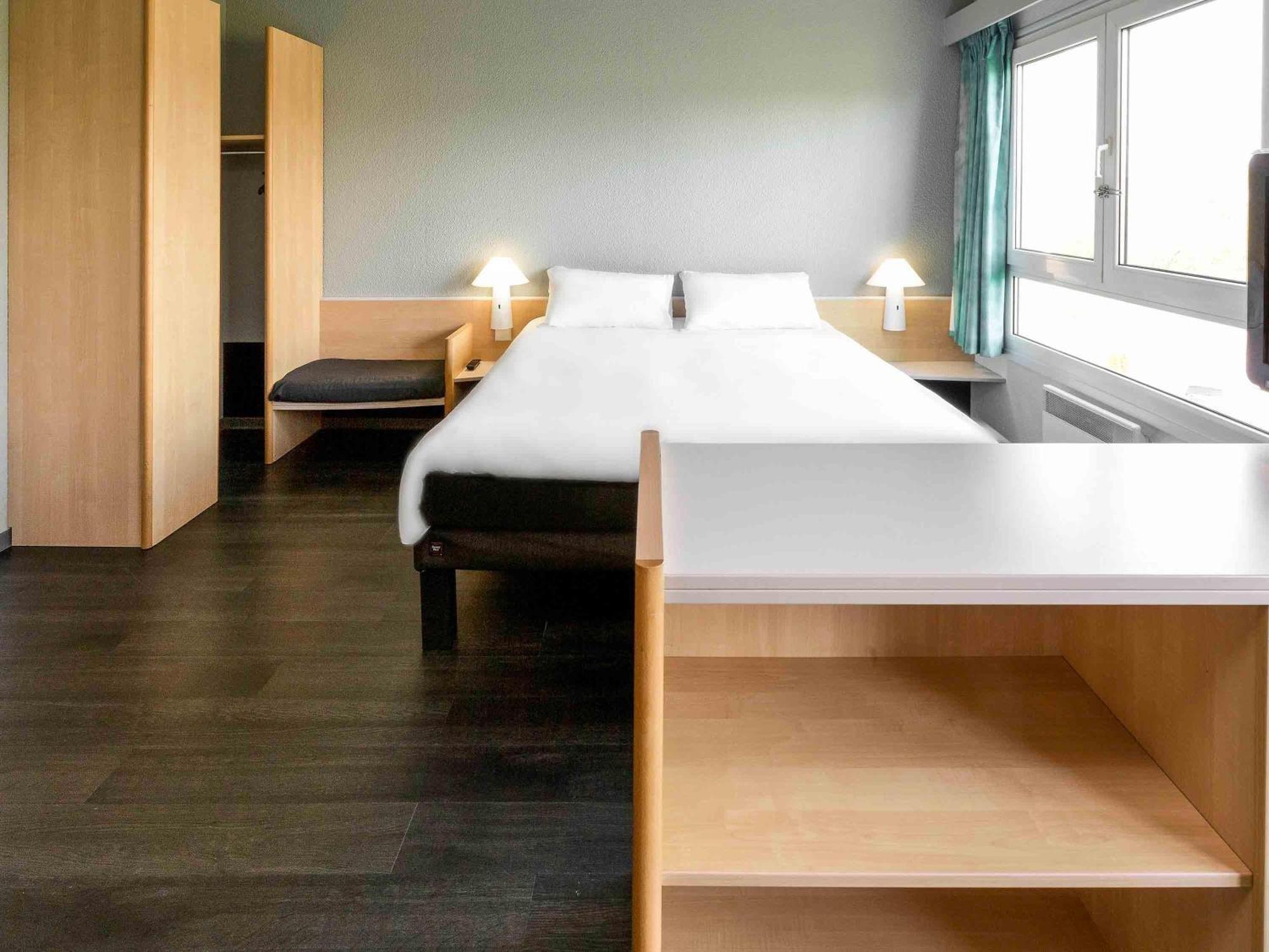 Standard Room Double Bed Twin Beds