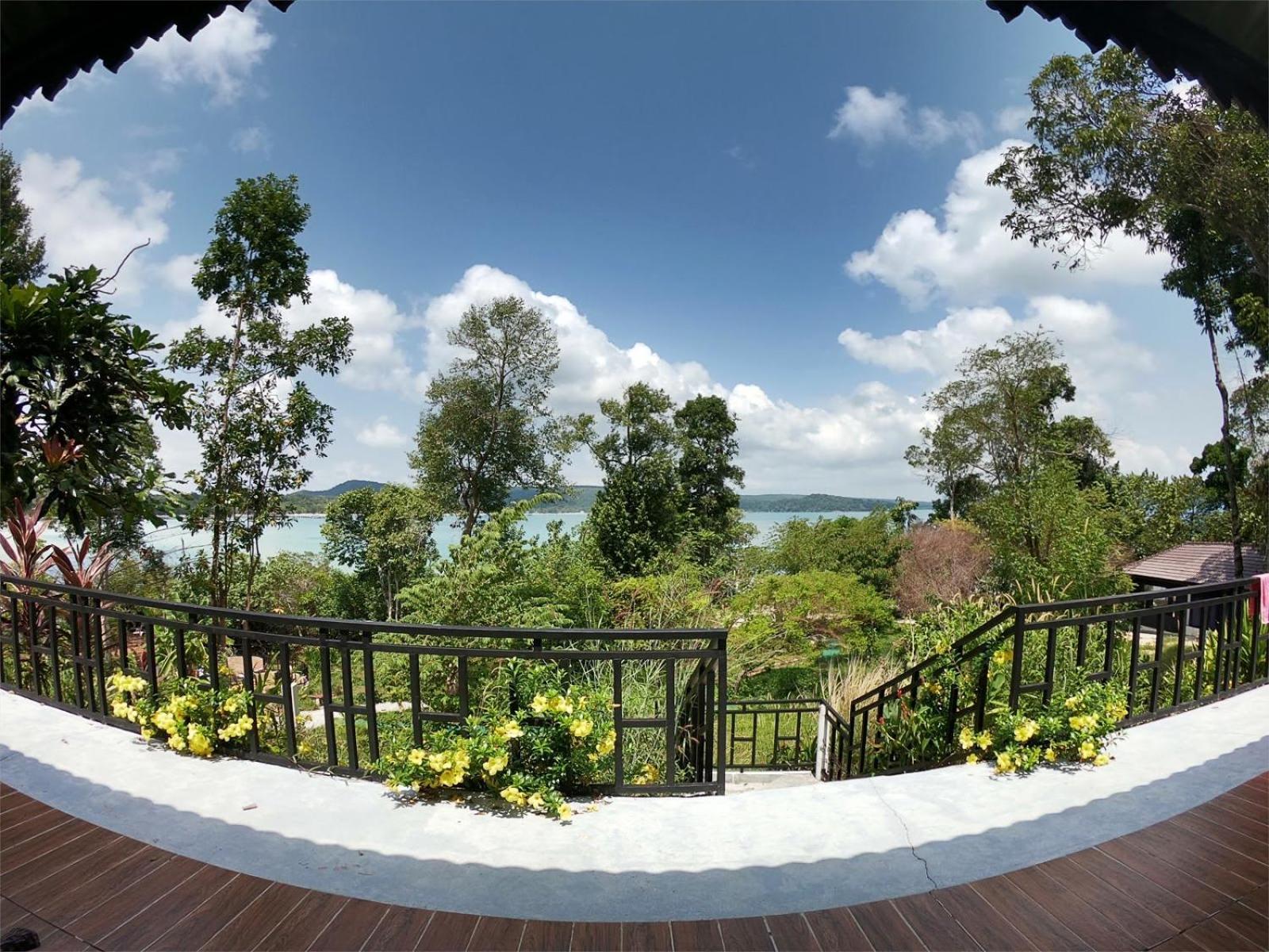 Studio with Sea View