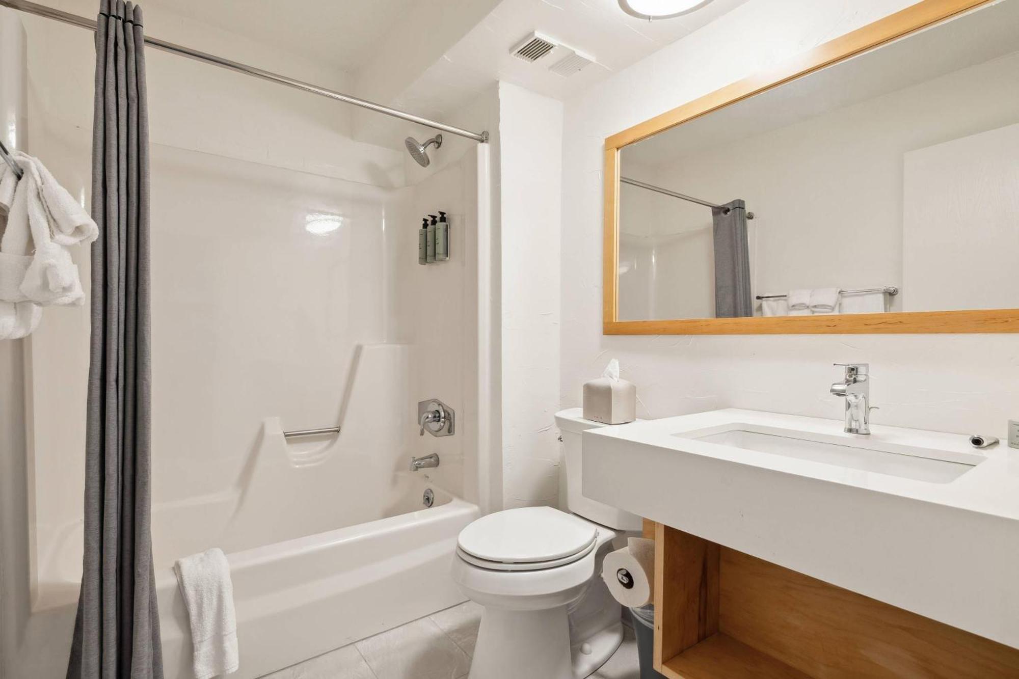 Quadruple Room with Mountain View - Non Smoking