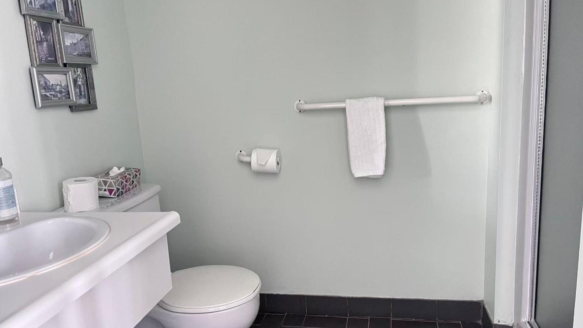 Queen Room Private Bathroom