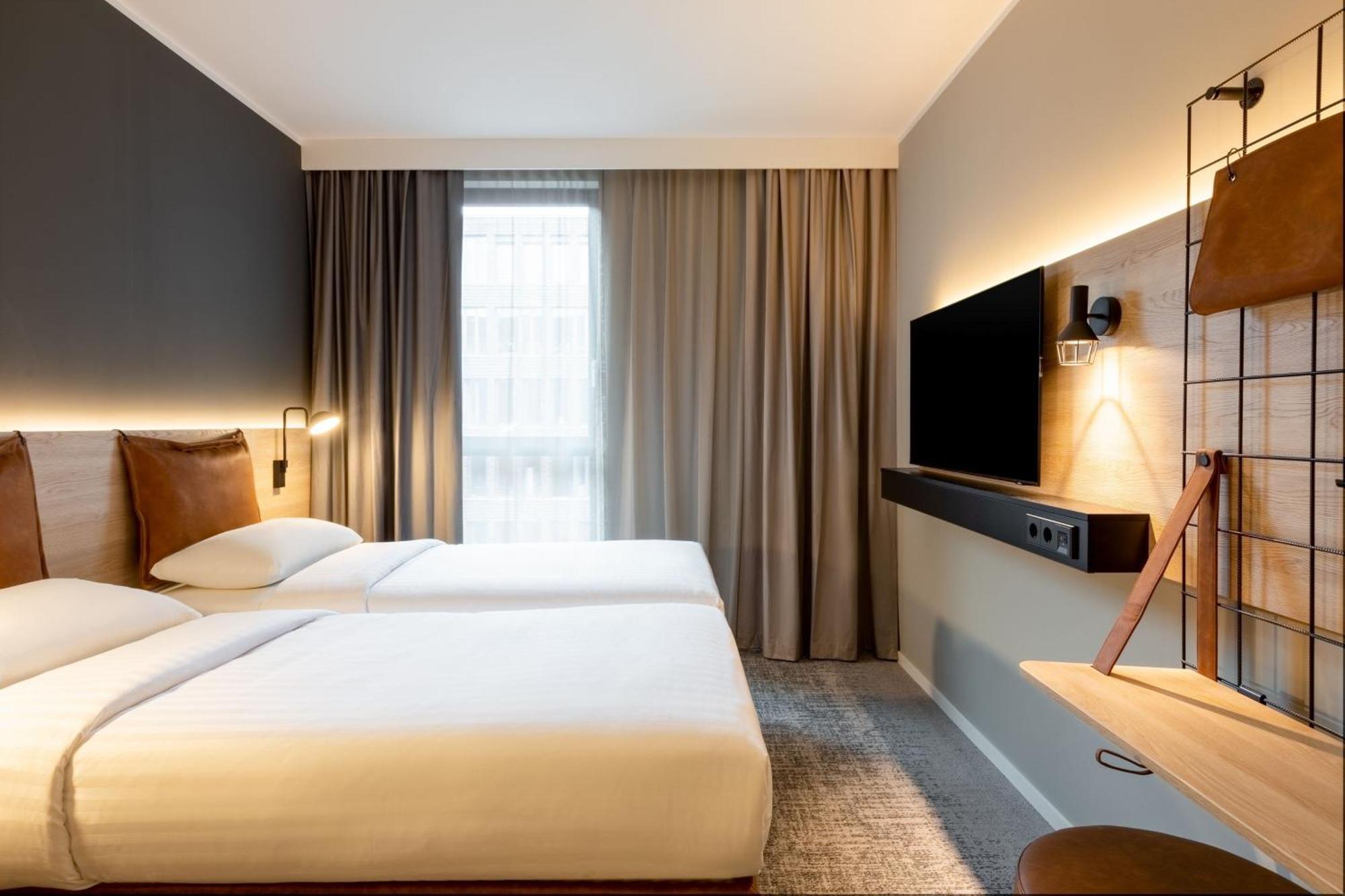 Moxy Twin Room