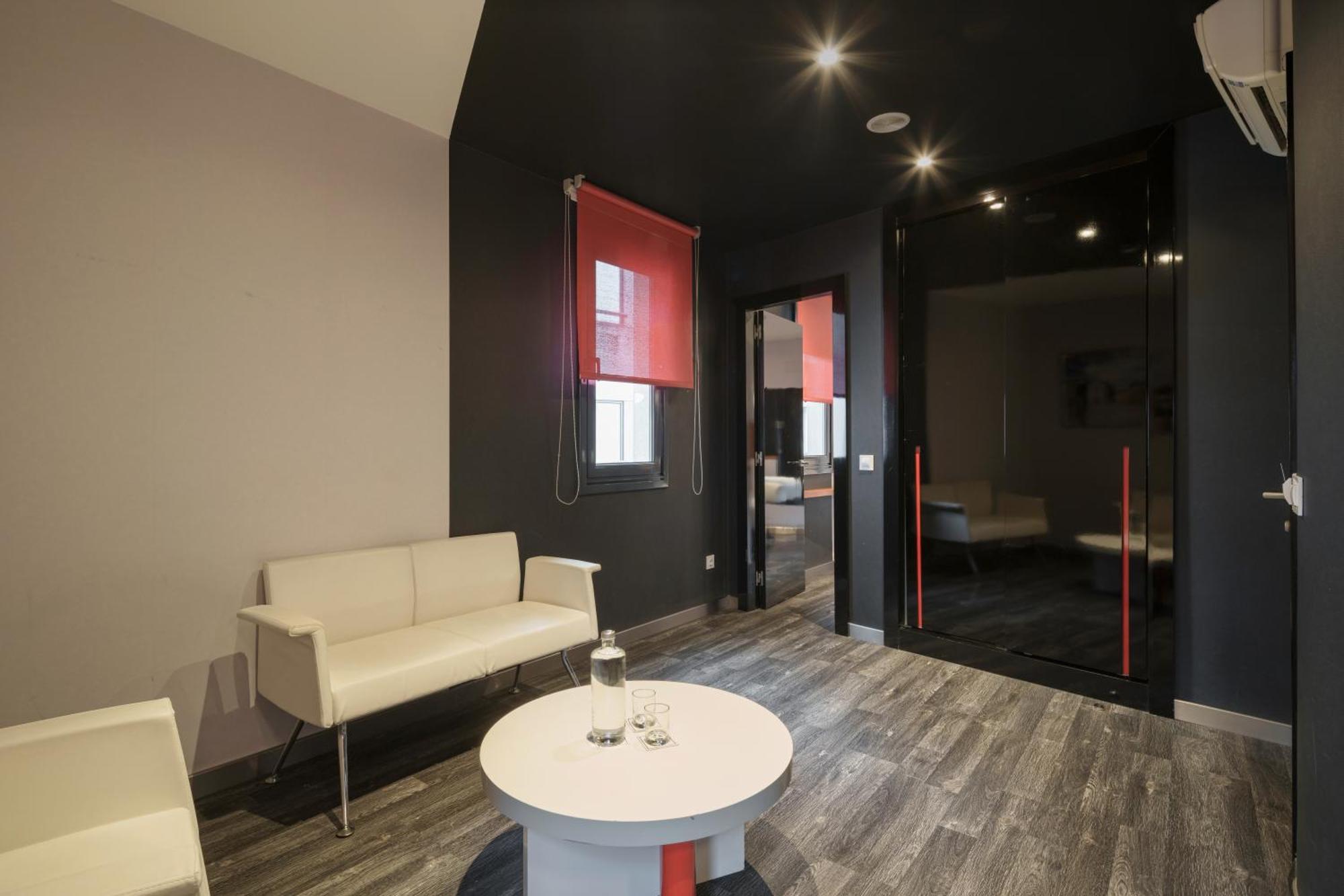 Superior Double or Twin Room Living Room