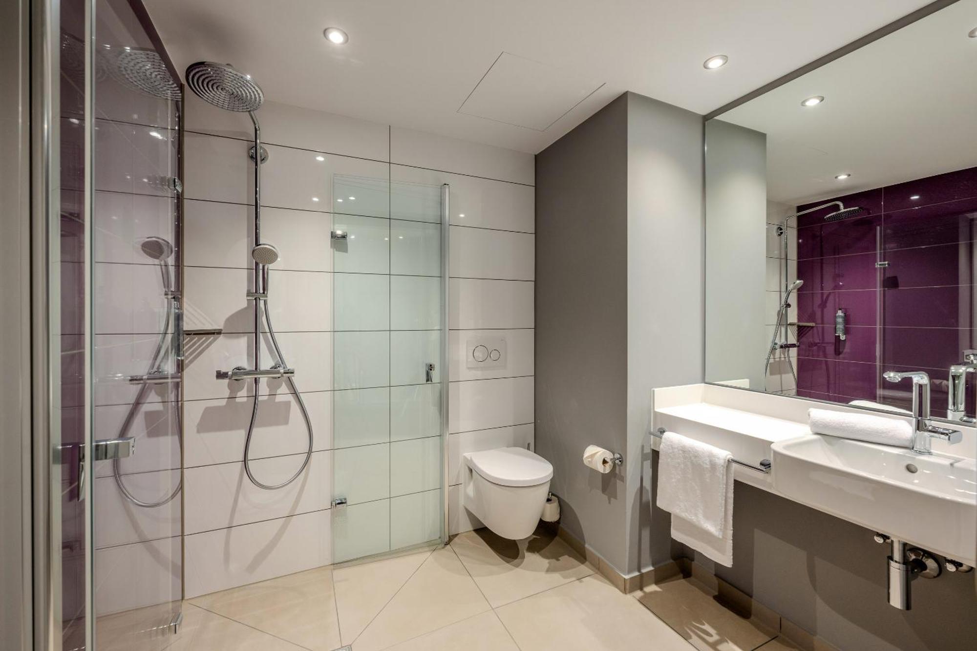 Double Room barrier
