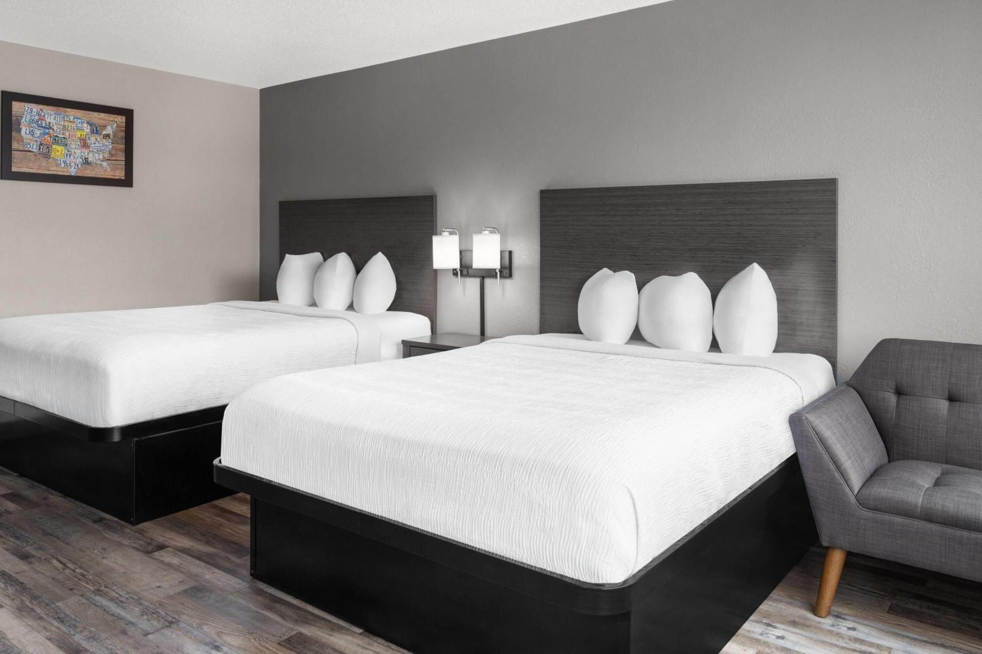 Queen Room Two Queen Beds Non-Smoking
